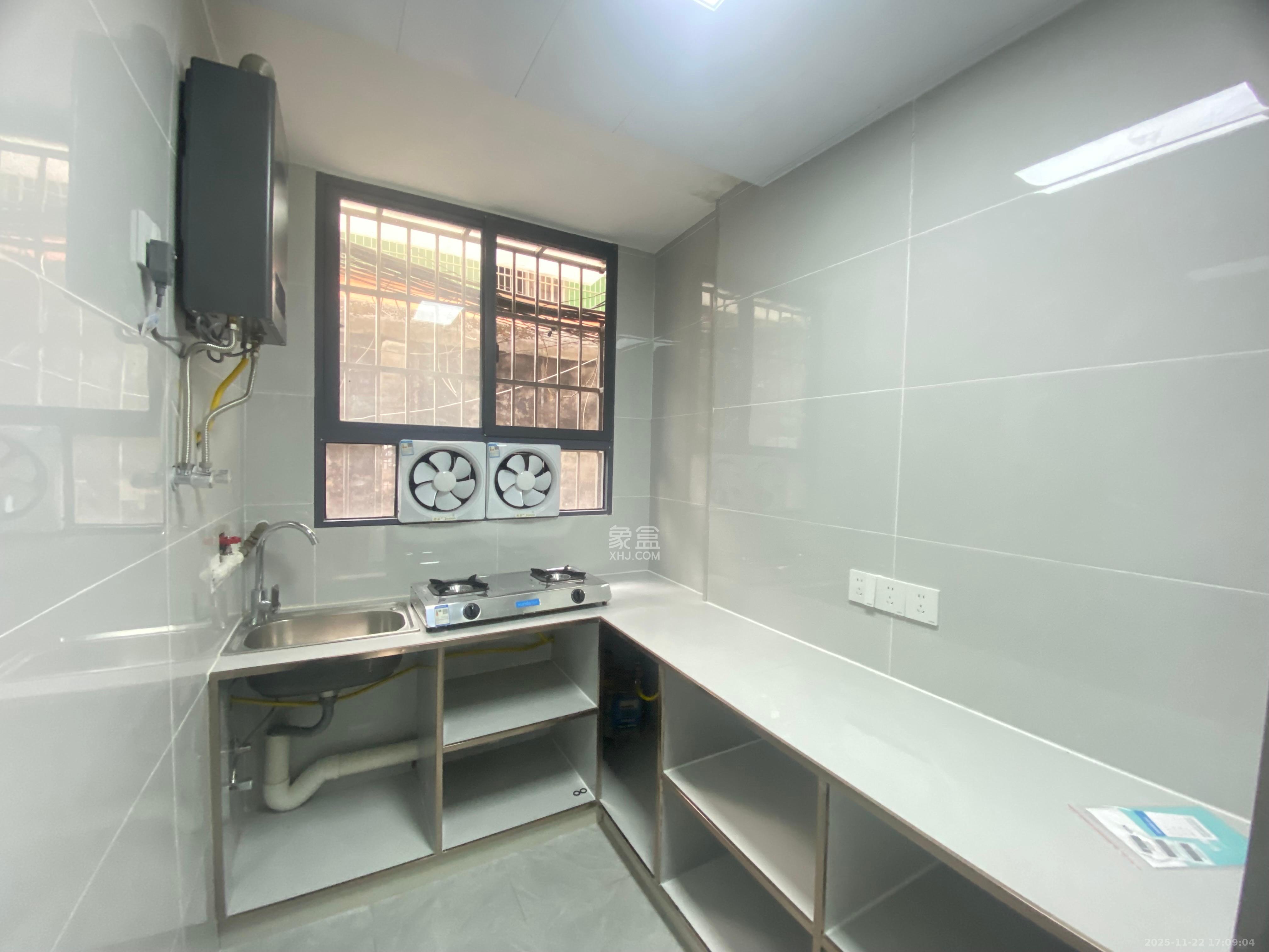 红旗区二片小区建安宿舍 1室1厅1卫 1500.0元/月 红旗区二片小区建安宿舍 1室1厅1卫 1500.0元/月室内图