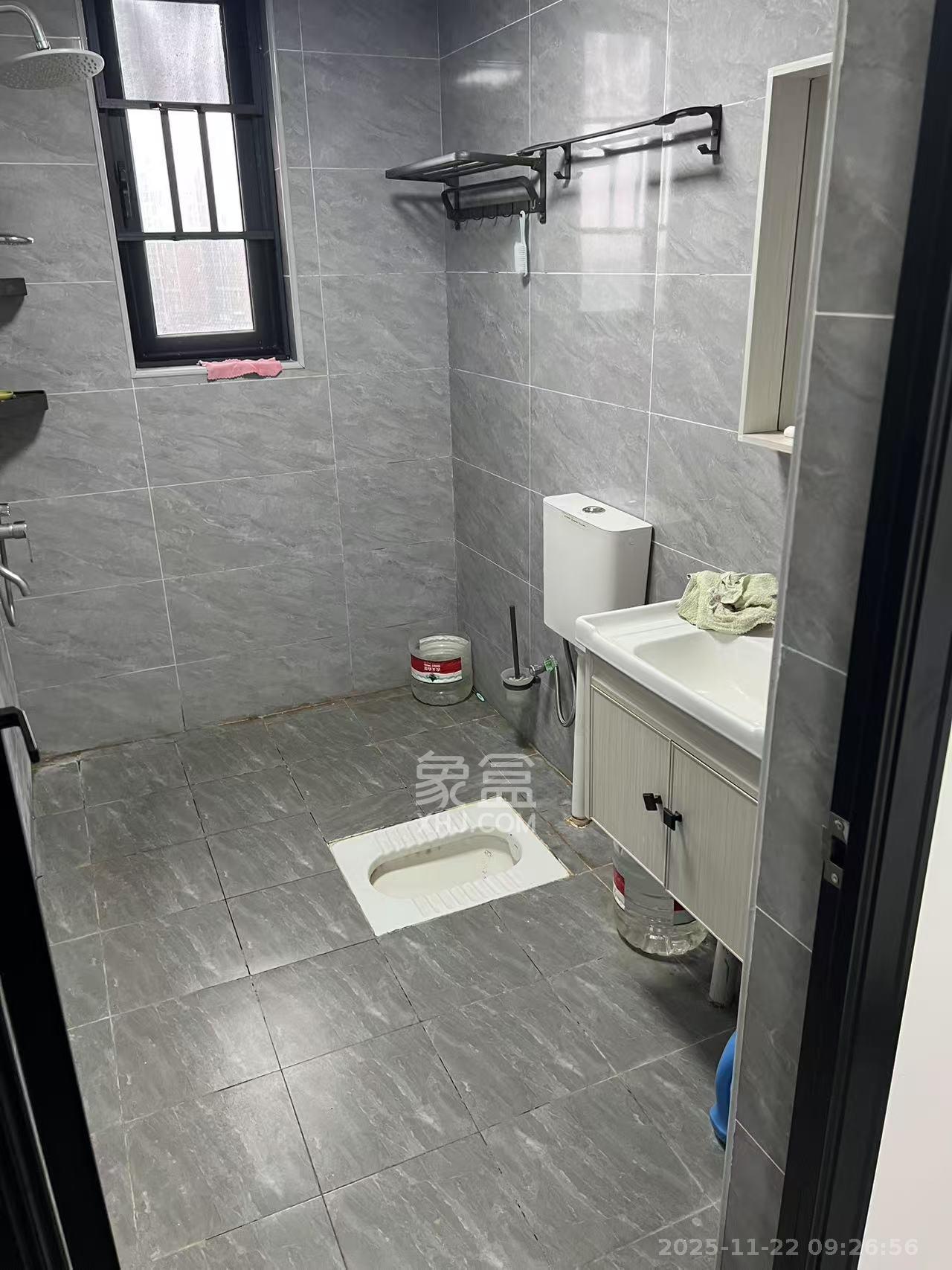 蔷薇国际 3室2厅1卫 1800.0元/月 蔷薇国际 3室2厅1卫 1800.0元/月室内图