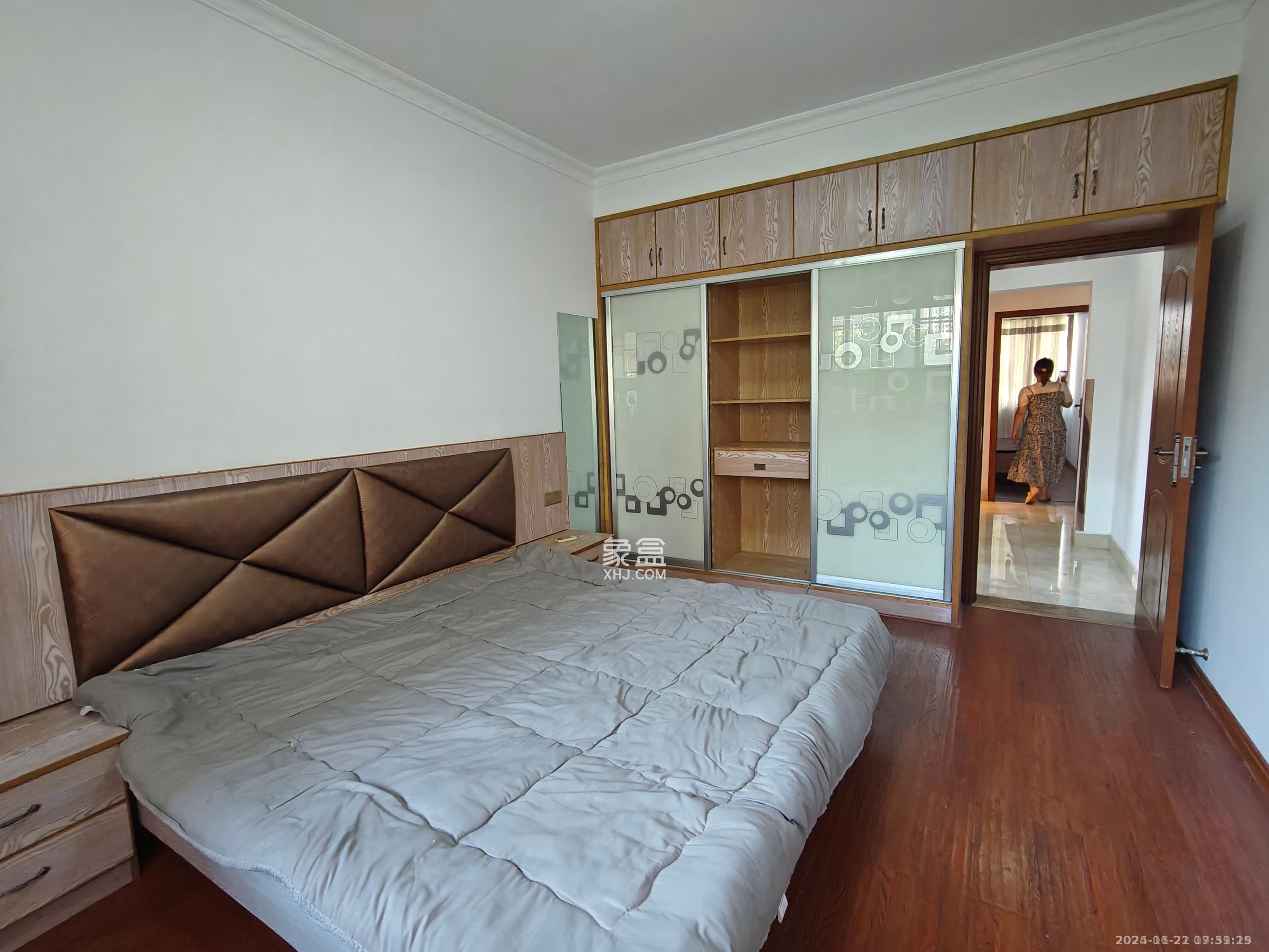 四季星城 3室2厅1卫 1900.0元/月 四季星城 3室2厅1卫 1900.0元/月室内图