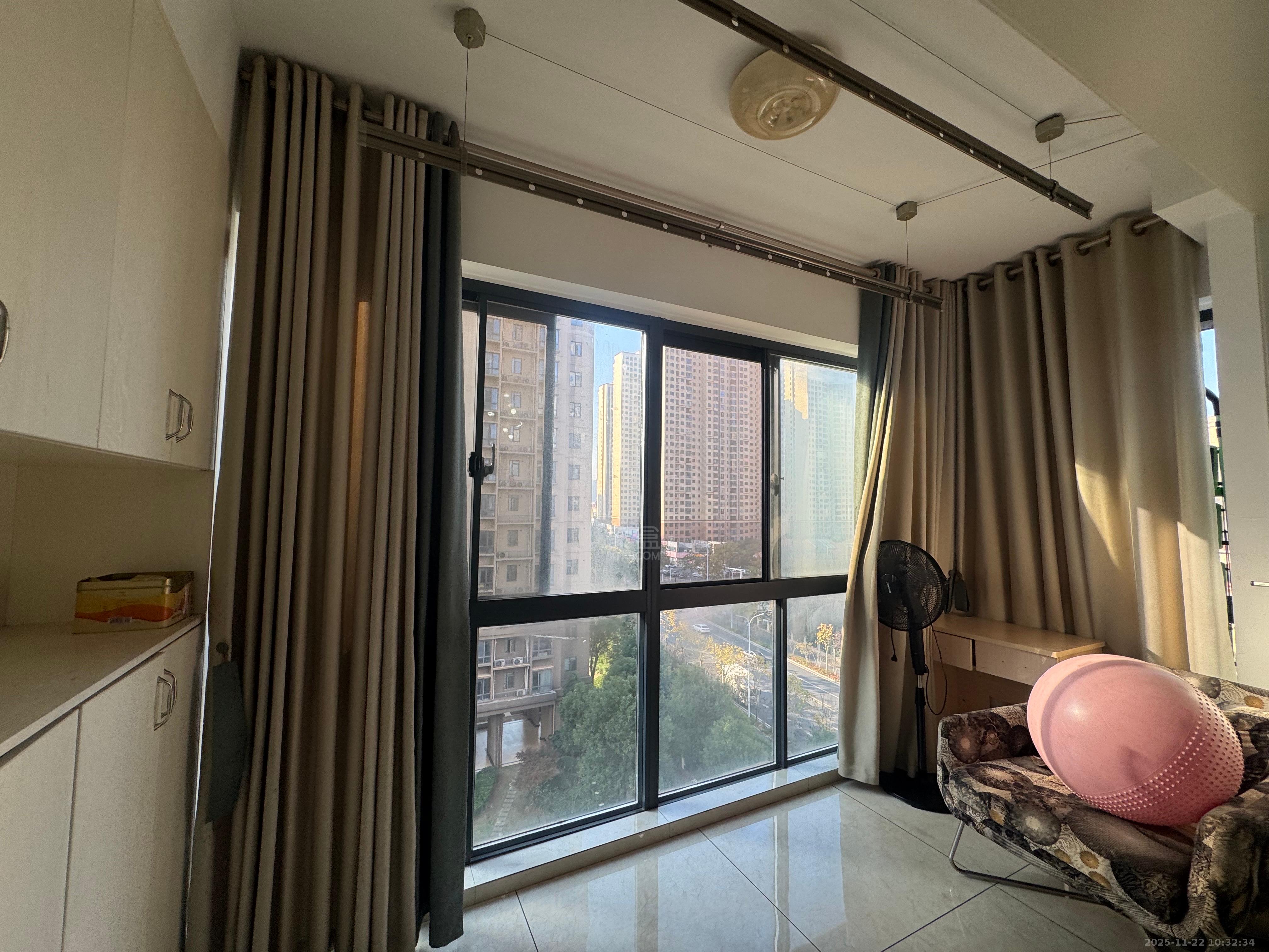 山水洲城华晨第一城  2室1厅1卫    1600.0元/月室内图