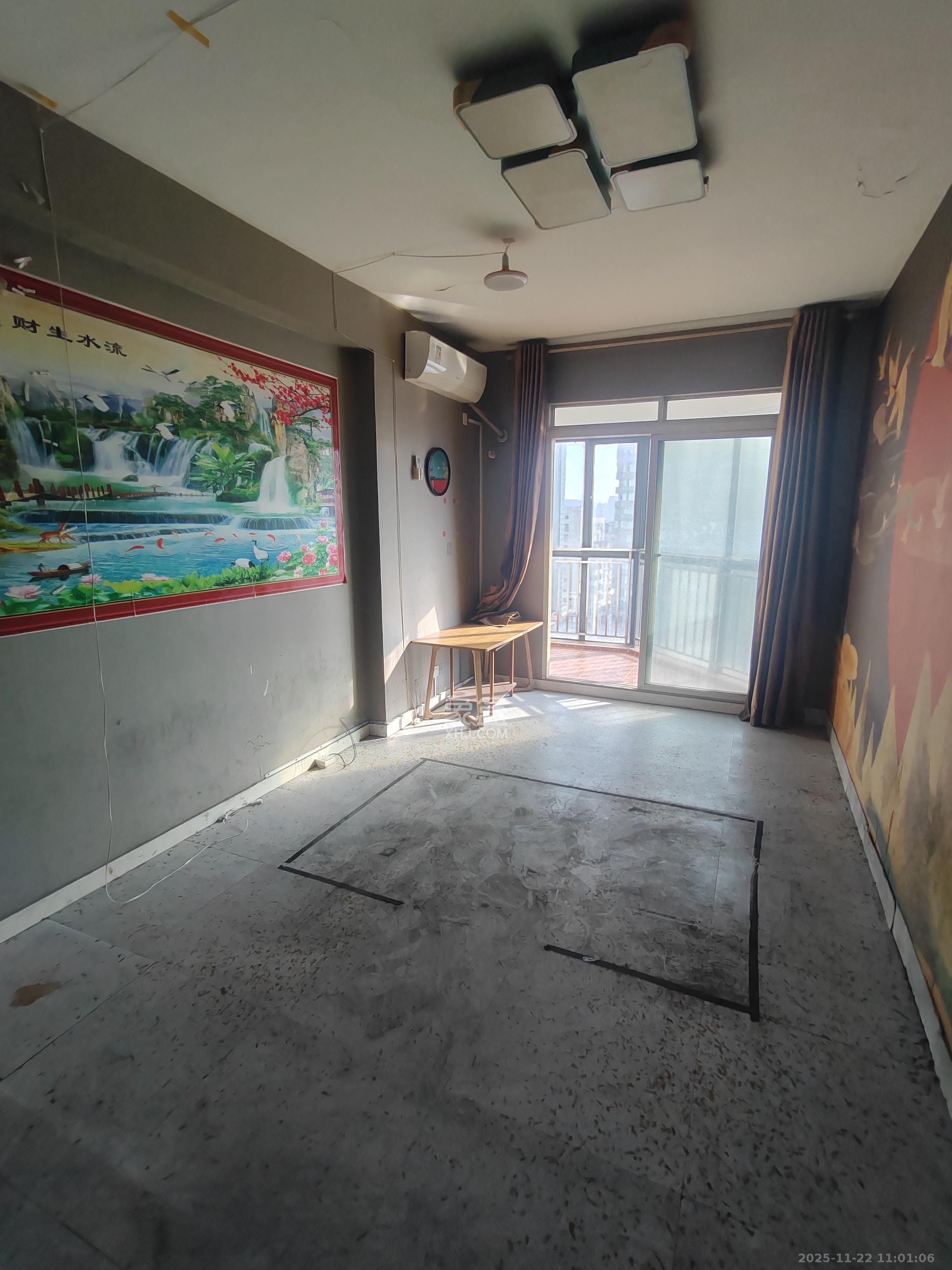 五一大道202（中环壹世界）  3室2厅1卫    5600.0元/月室内图