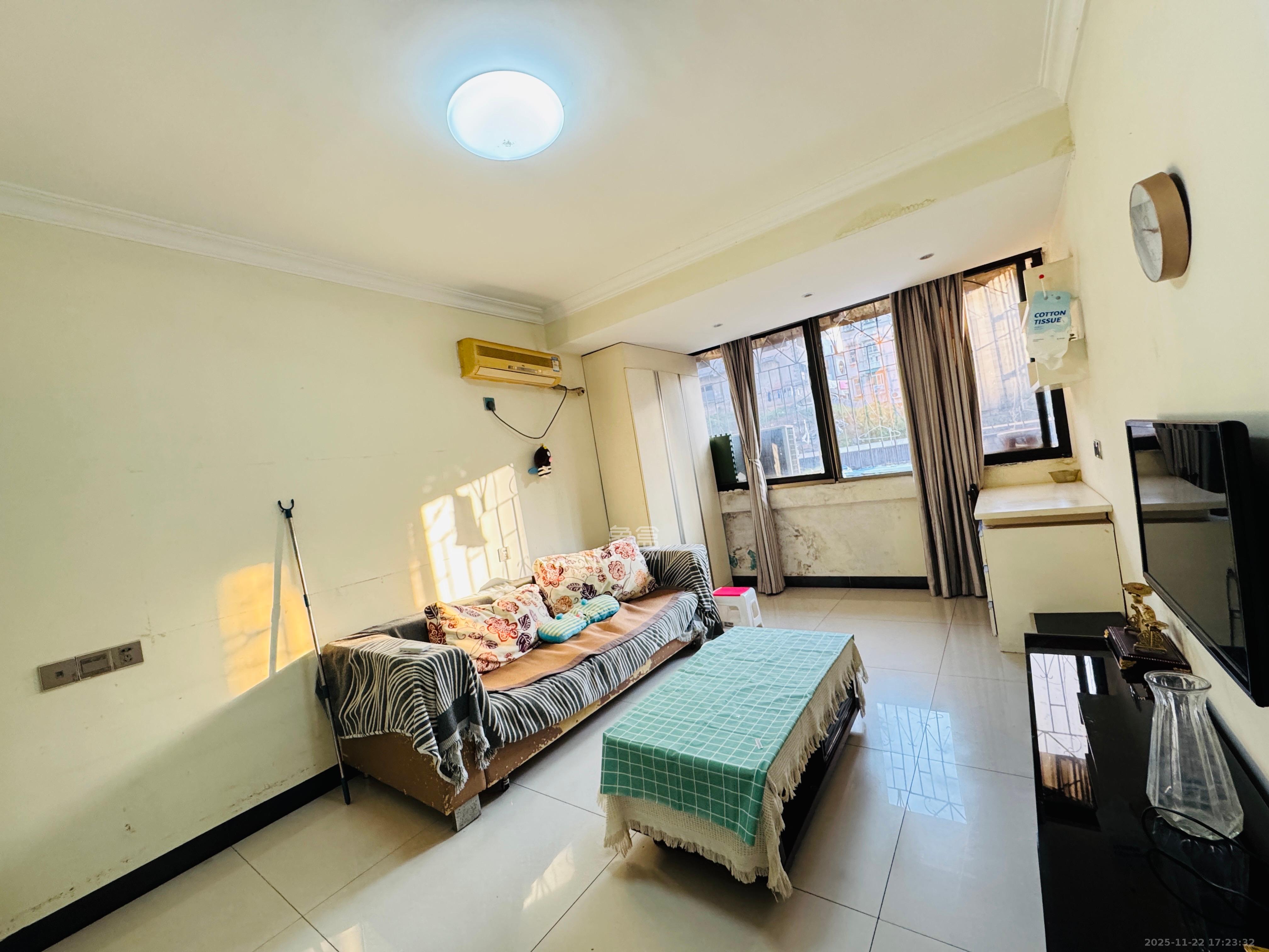 青山祠社区 1室1厅1卫 1400.0元/月 青山祠社区 1室1厅1卫 1400.0元/月室内图