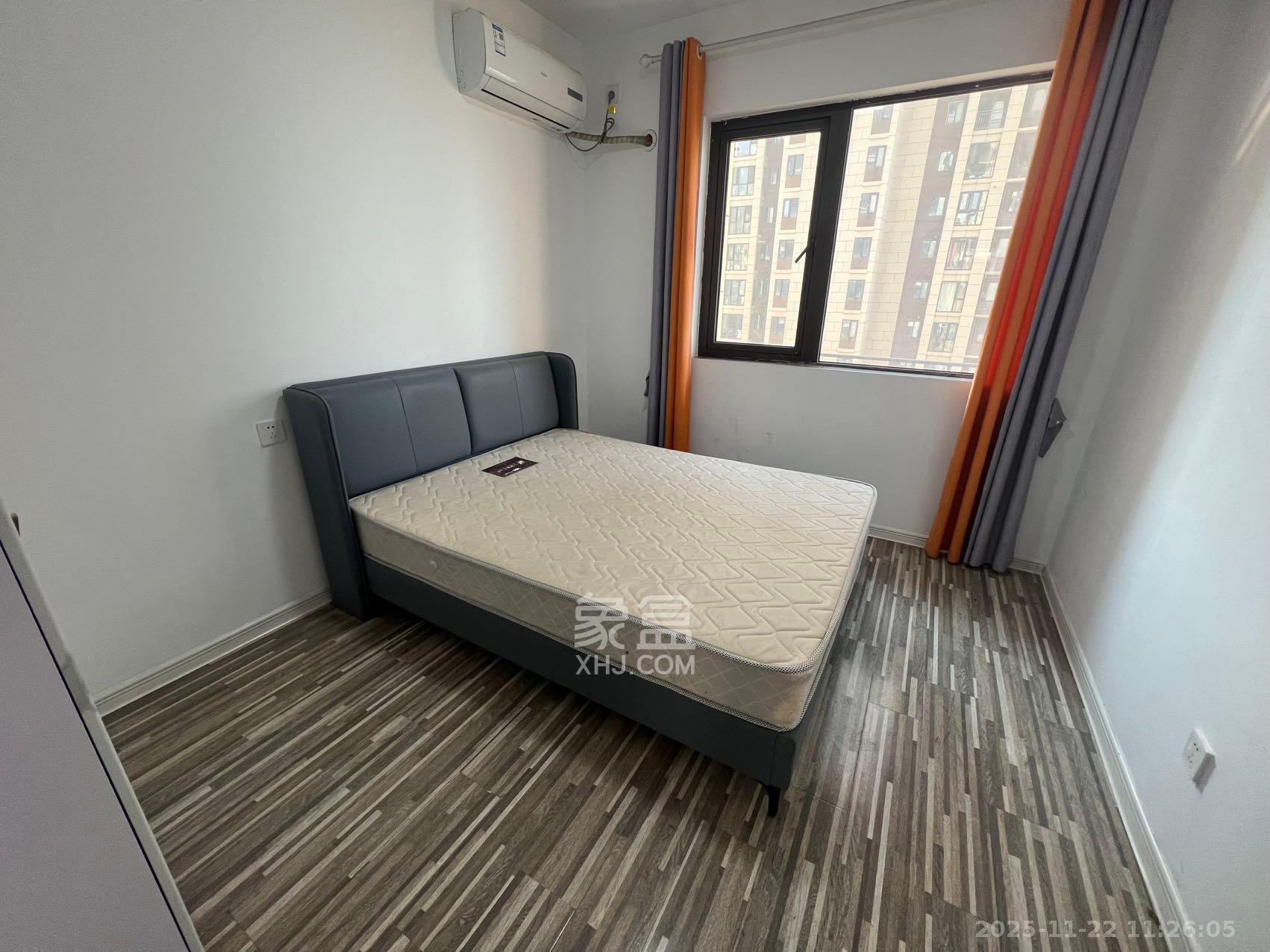 龙湖春江悦茗  3室2厅2卫    2200.0元/月室内图