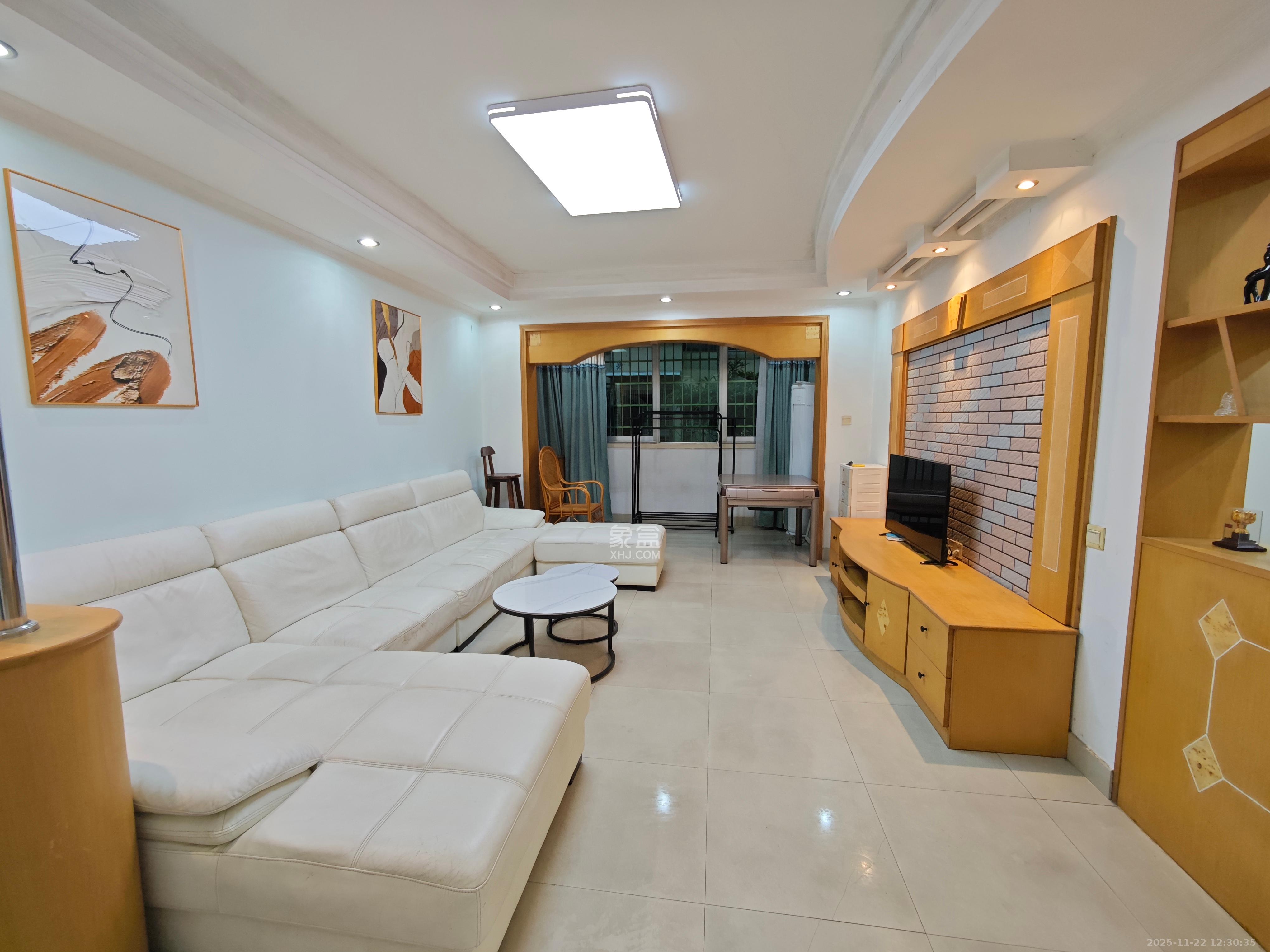 咸嘉新村嘉明苑  3室2厅2卫    2200.0元/月