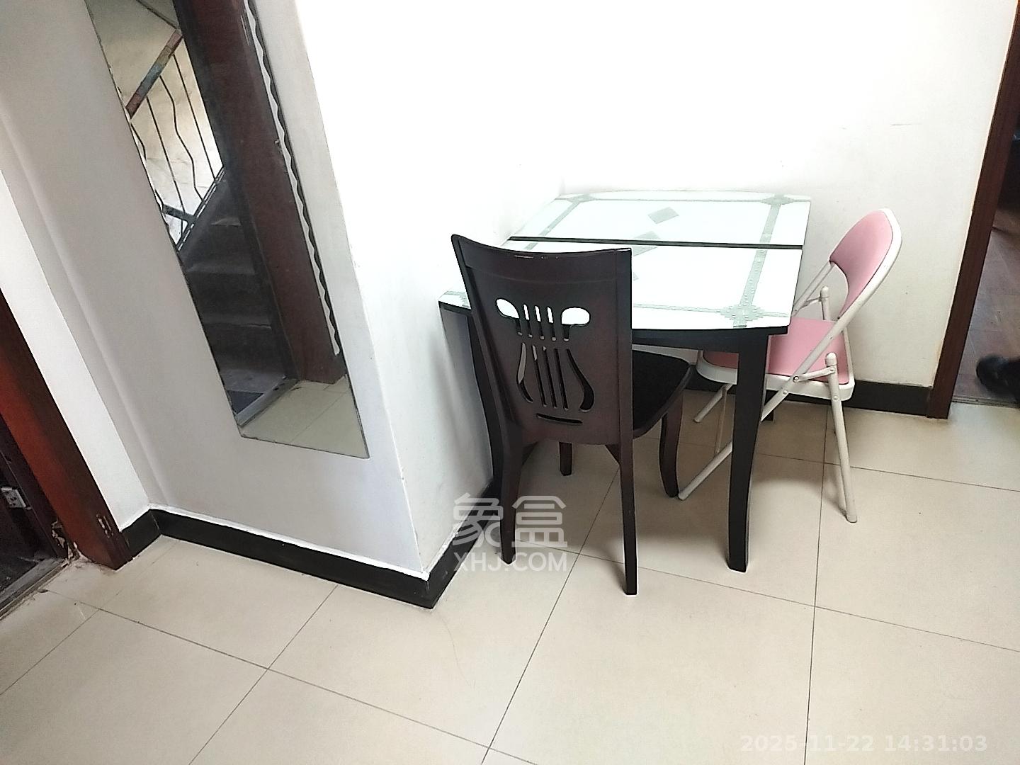 建湘新村 2室2厅1卫 1300.0元/月 建湘新村 2室2厅1卫 1300.0元/月室内图