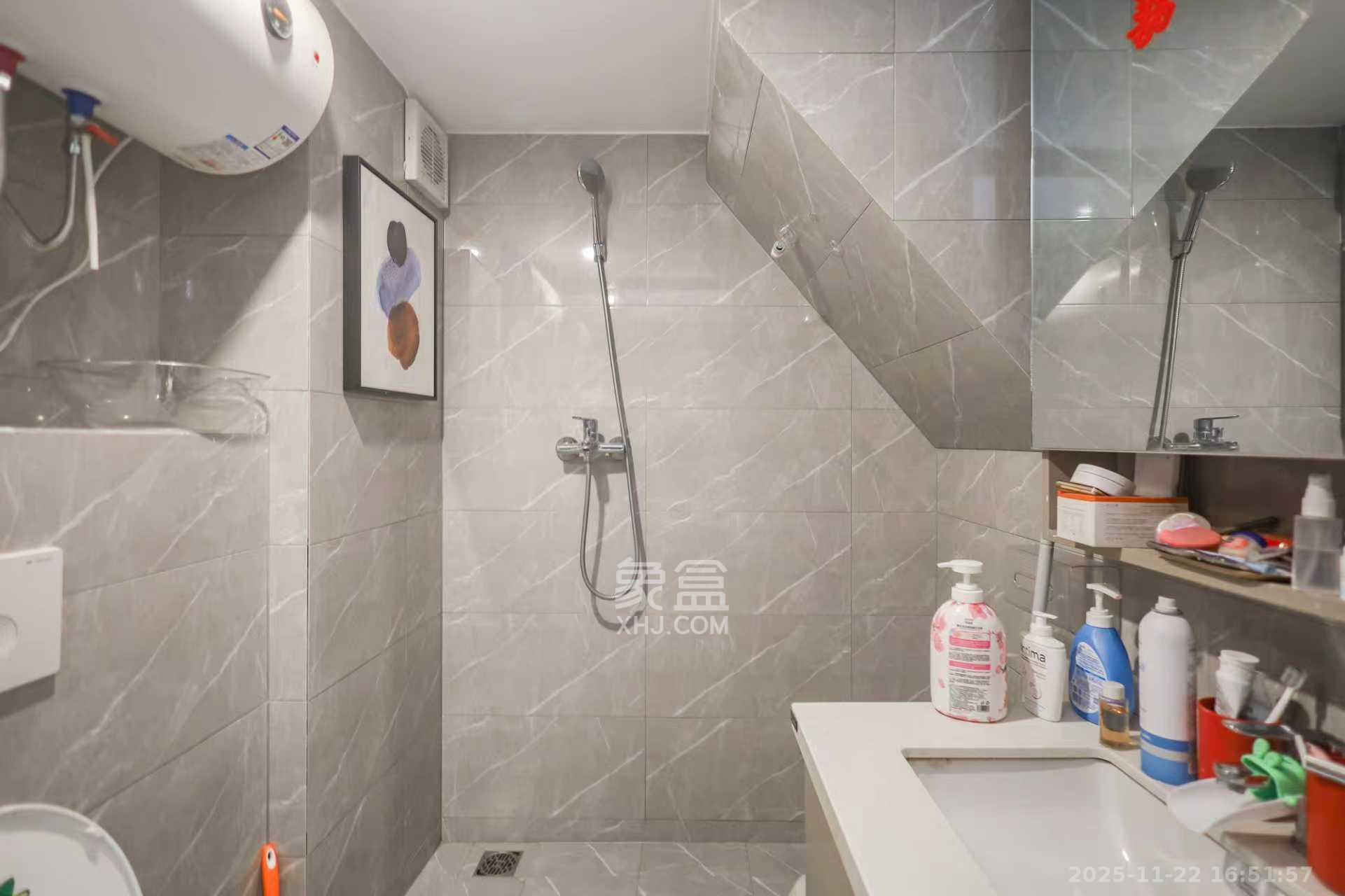 中一鲲出(鲲鹏府) 2室1厅1卫 2300.0元/月 中一鲲出(鲲鹏府) 2室1厅1卫 2300.0元/月室内图