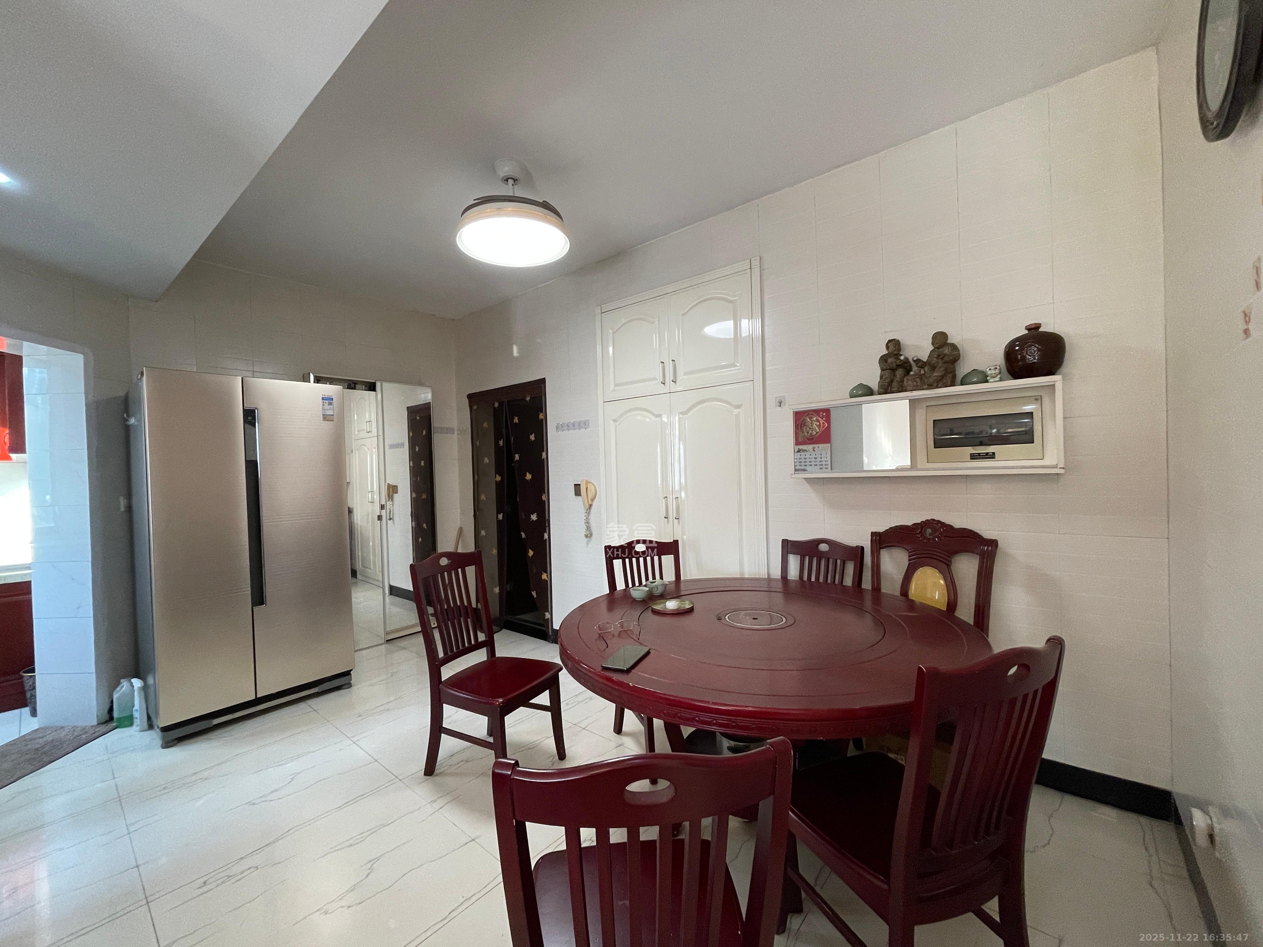 华丽家族 2室1厅1卫 2100.0元/月 华丽家族 2室1厅1卫 2100.0元/月室内图