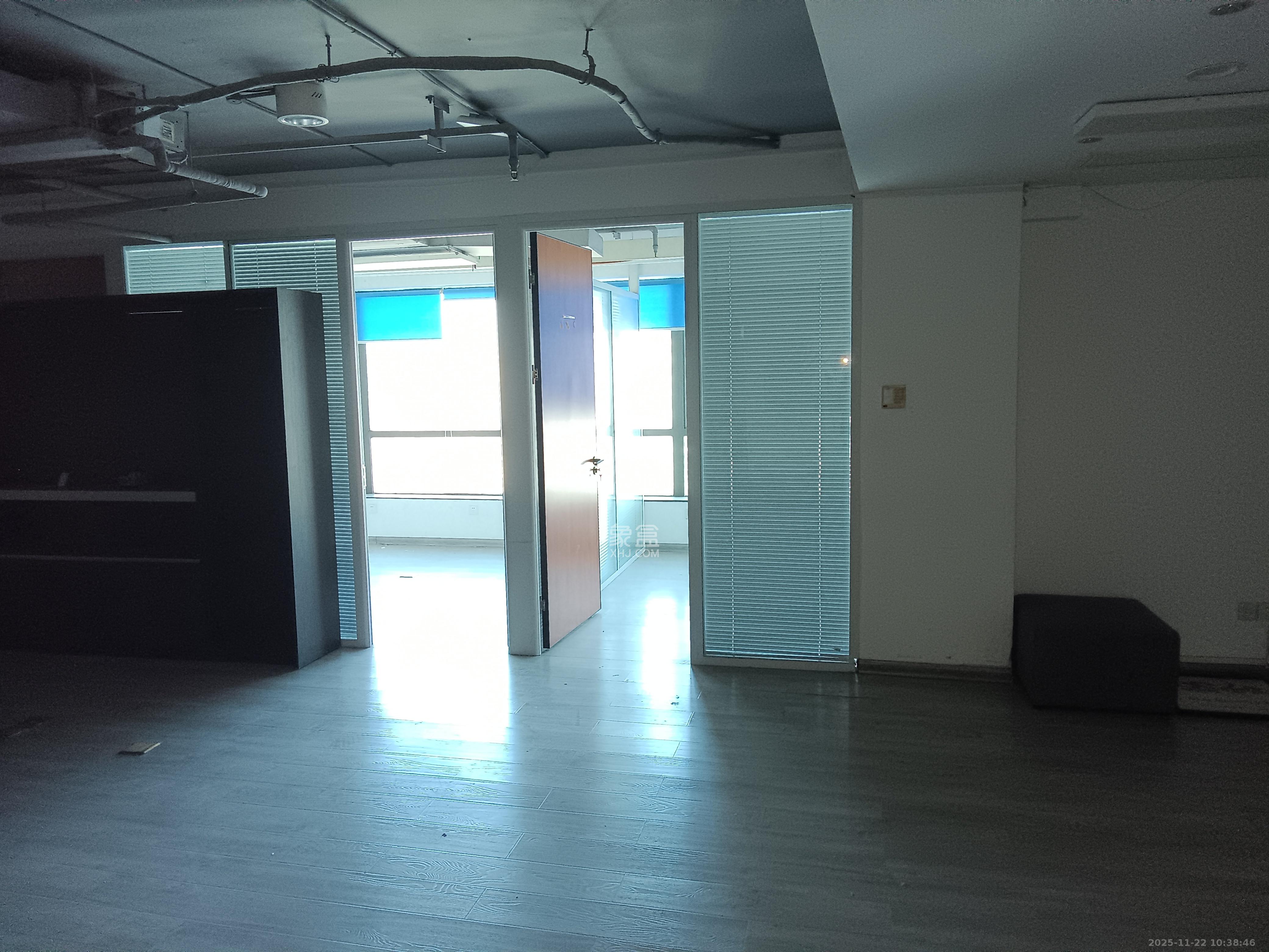 BOBO天下城（CTA财富中心）   300.0㎡      10000.0元/月室内图