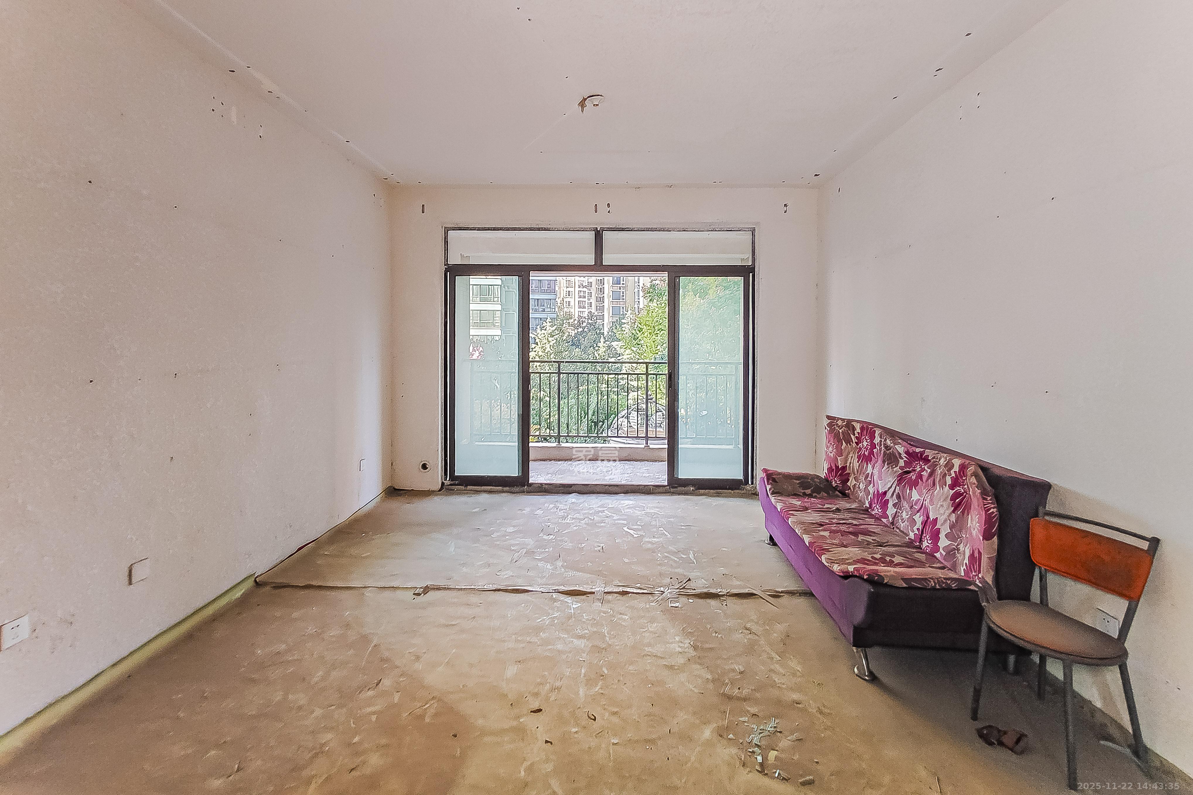 大鸿杰座 3室2厅2卫 149.0万 大鸿杰座 3室2厅2卫 149.0万客厅