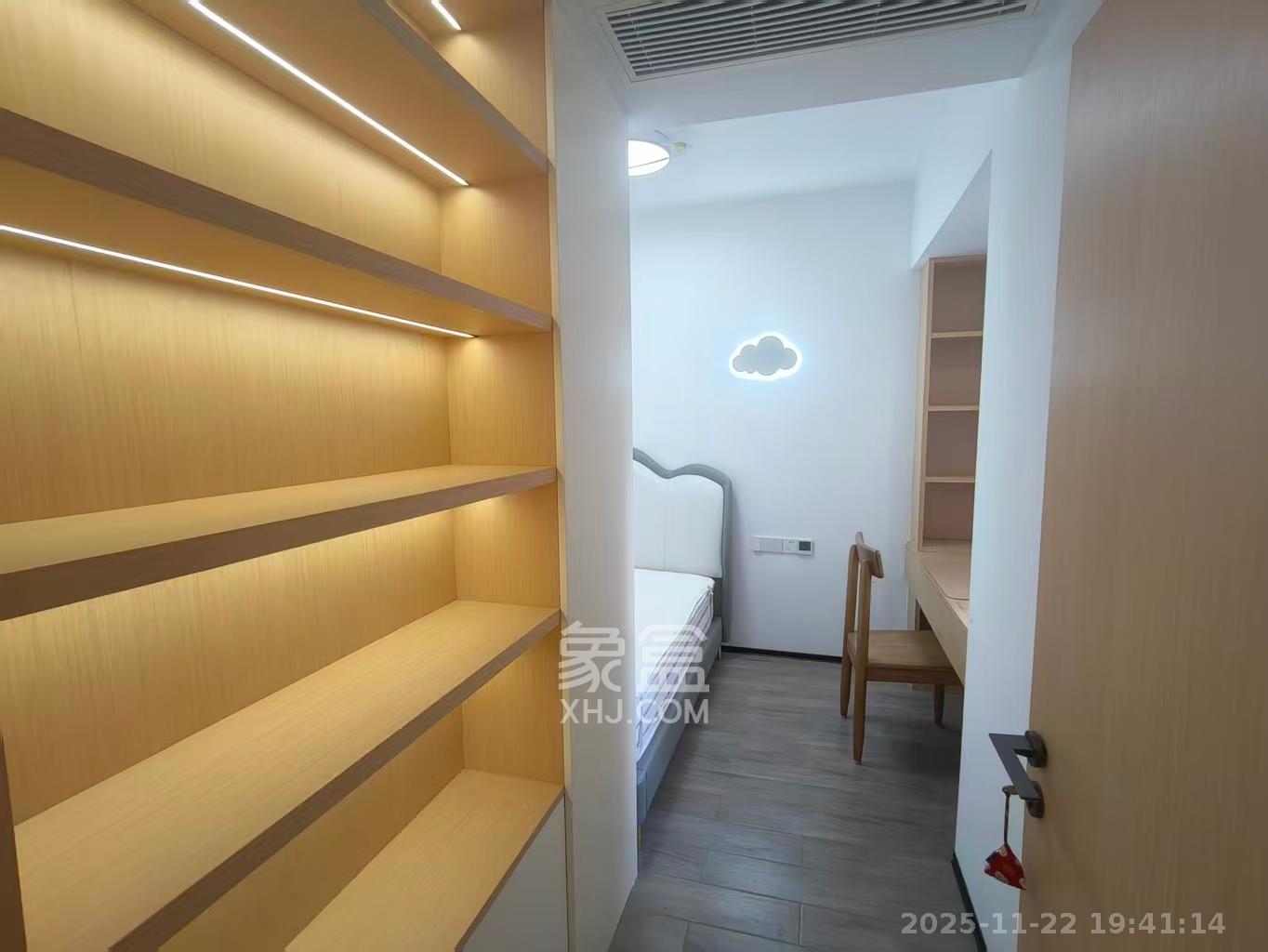 钱隆世家  3室2厅2卫    3200.0元/月室内图