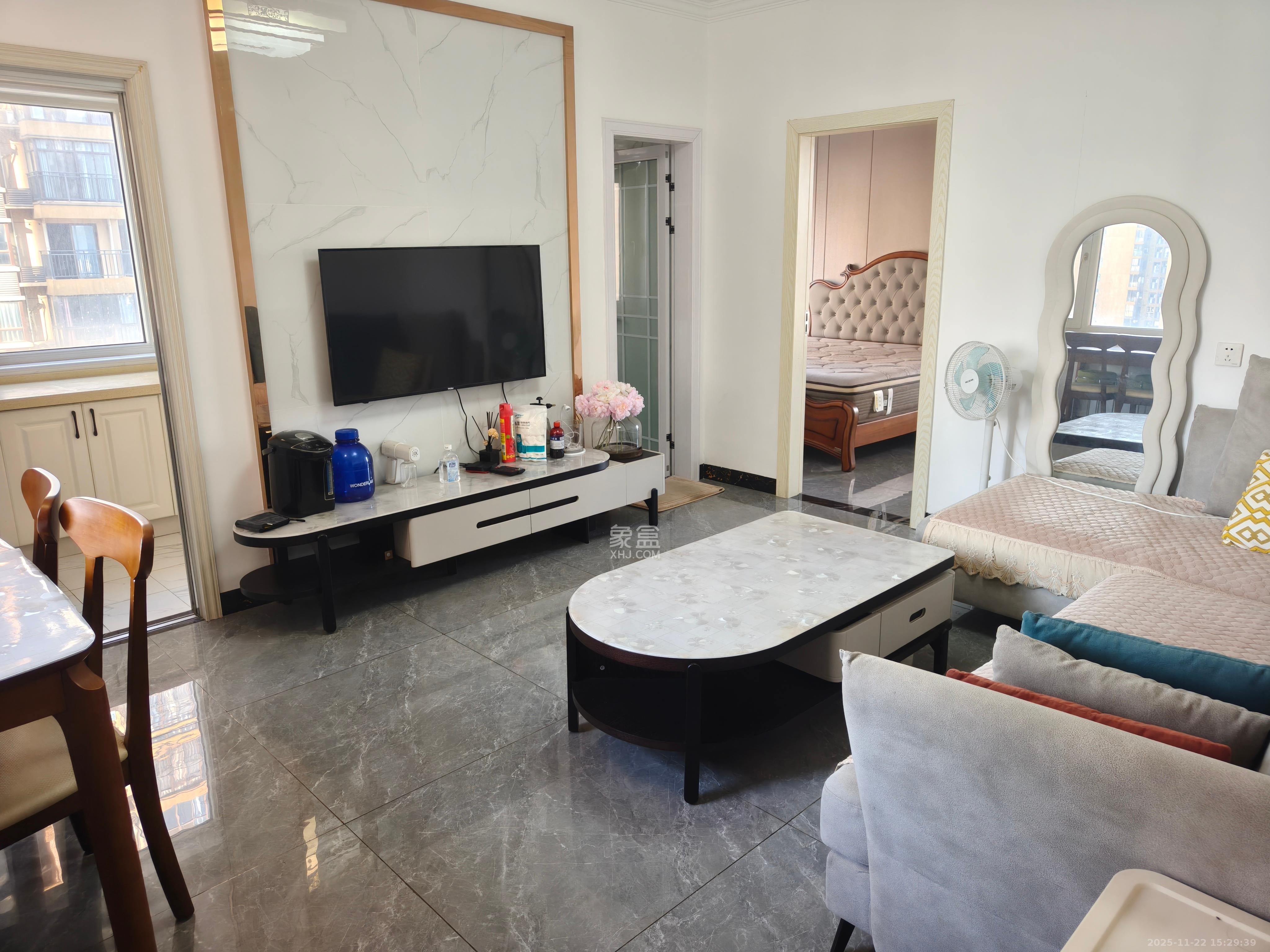 尚上美寓  2室1厅1卫    2700.0元/月