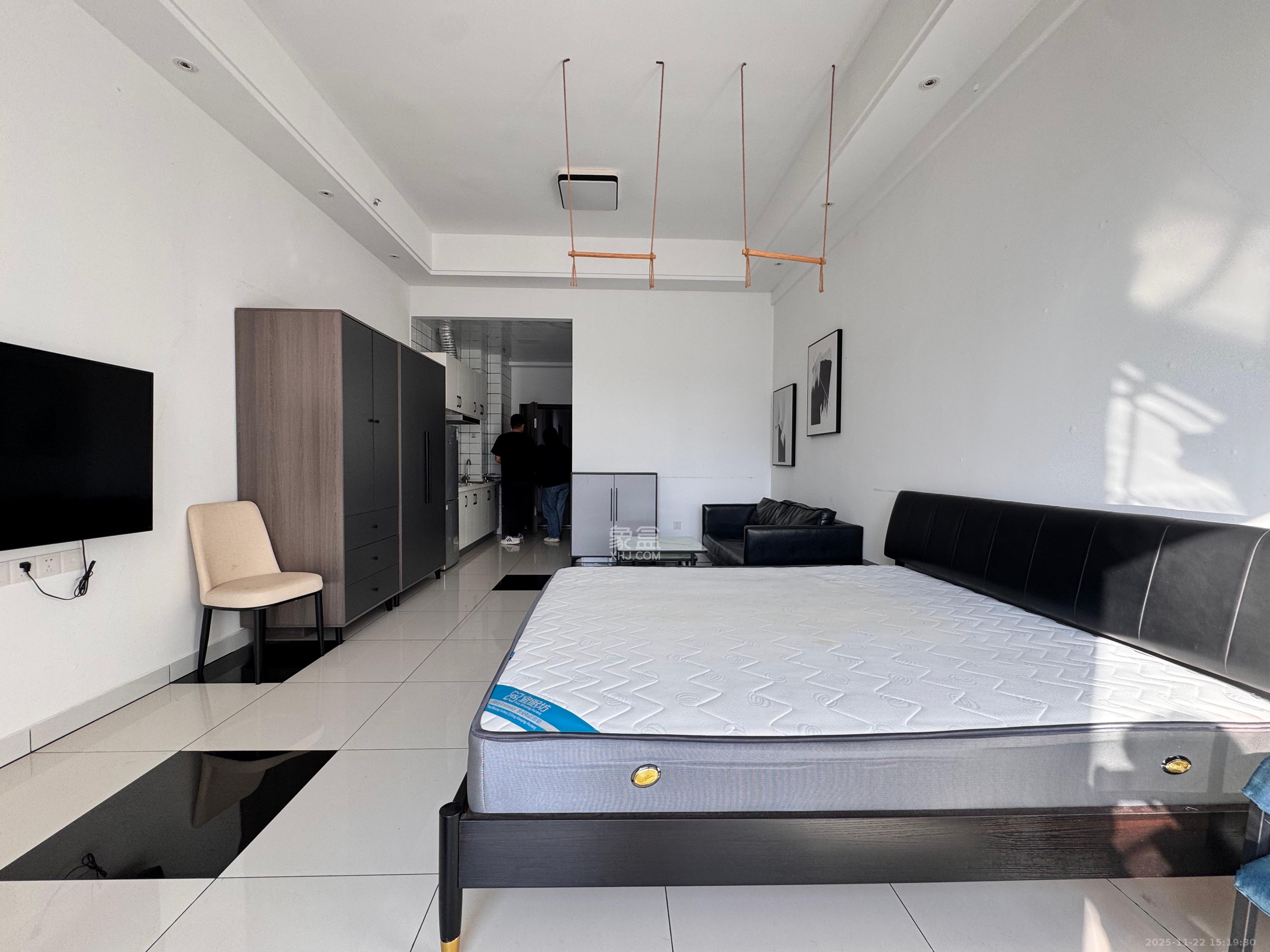 奥克斯滨仕花园(奥克斯洋湖广场/奥克斯中心) 1室0厅0卫 1700.0元/月 奥克斯滨仕花园(奥克斯洋湖广场/奥克斯中心) 1室0厅0卫 1700.0元/月室内图