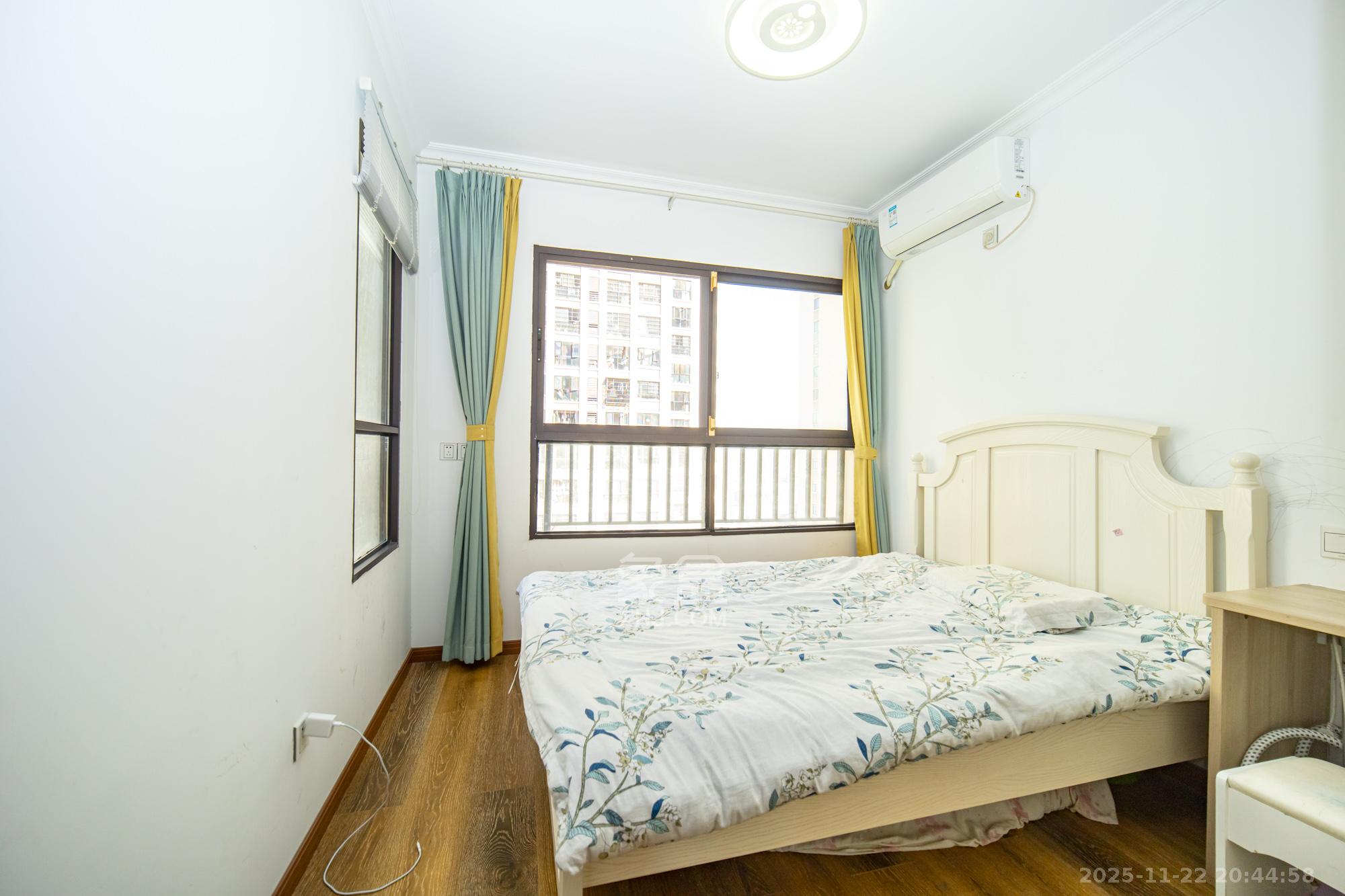 金科时代中心 4室2厅2卫 109.8万 金科时代中心 4室2厅2卫 109.8万卧室