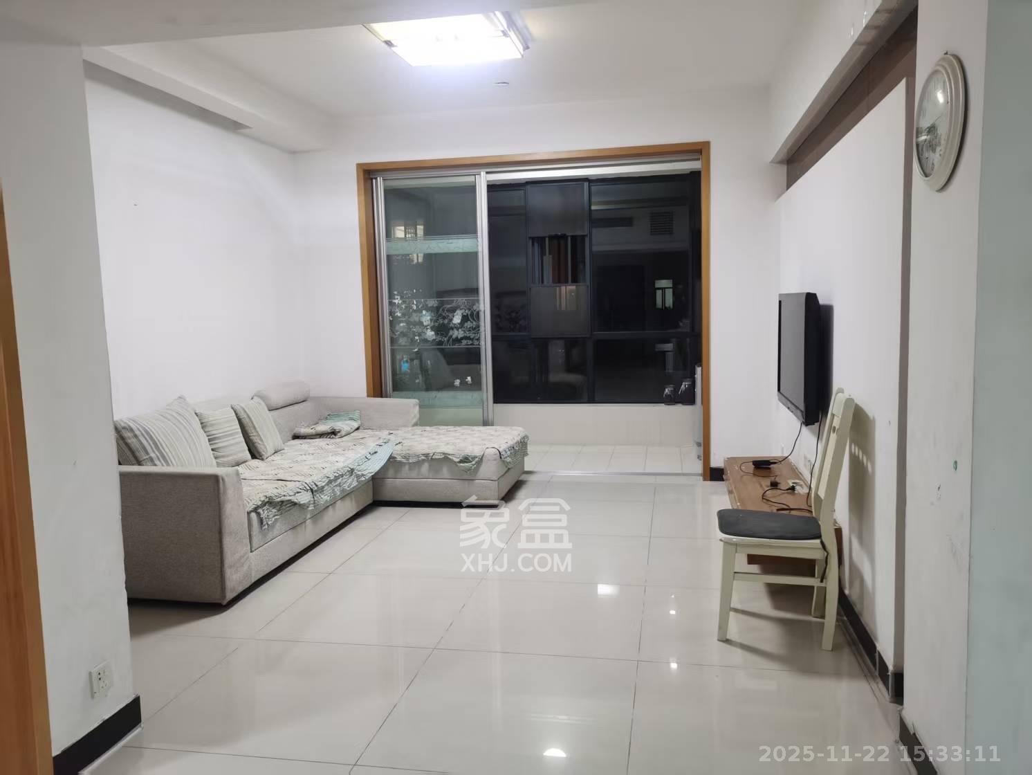 岳银欣苑  2室2厅1卫    2000.0元/月