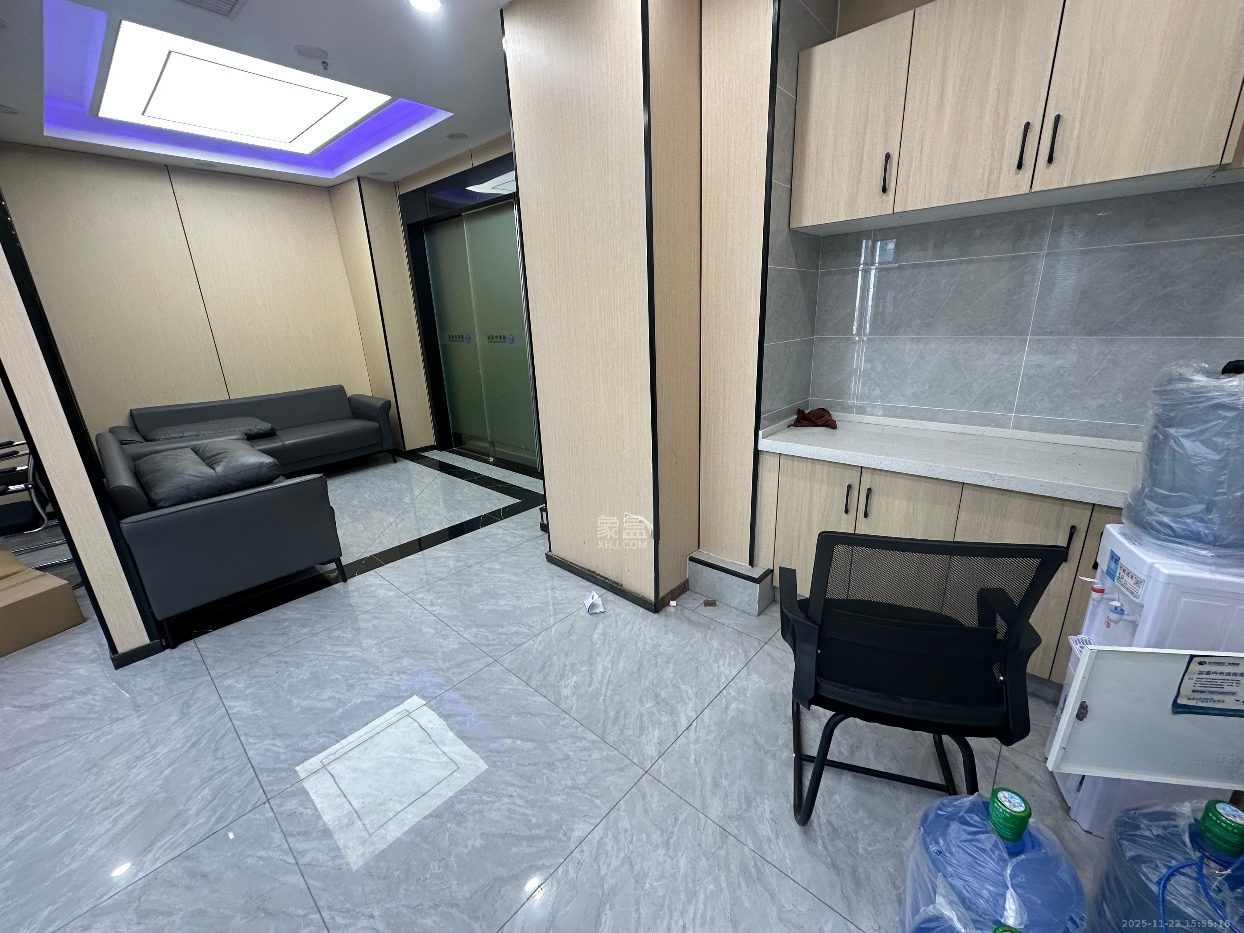 启迪协信中心  2室1厅1卫    6500.0元/月室内图