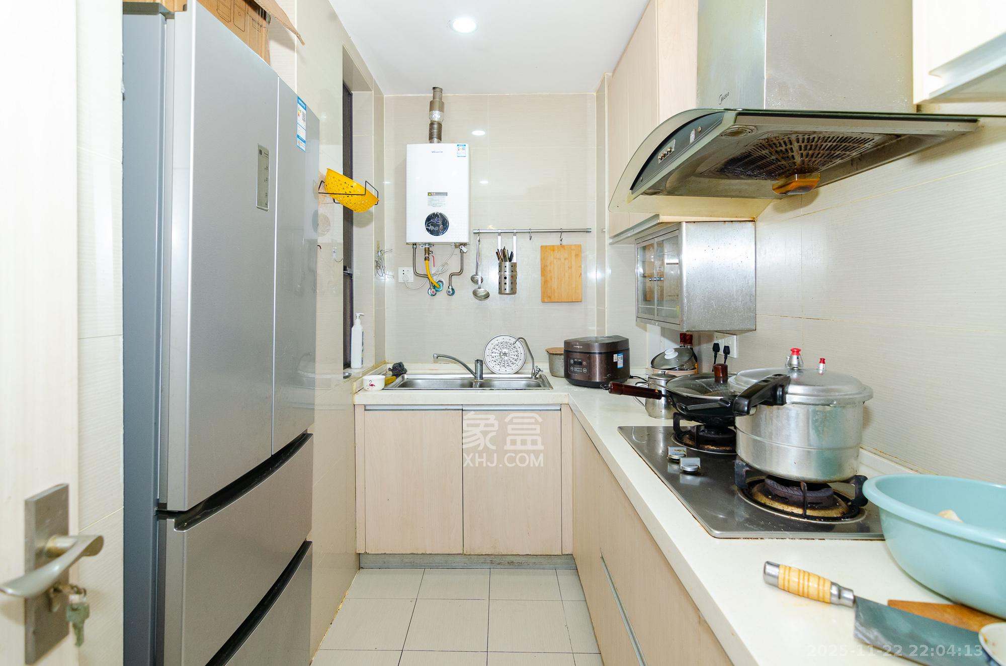 新城国际花都  2室1厅1卫    37.0万厨房