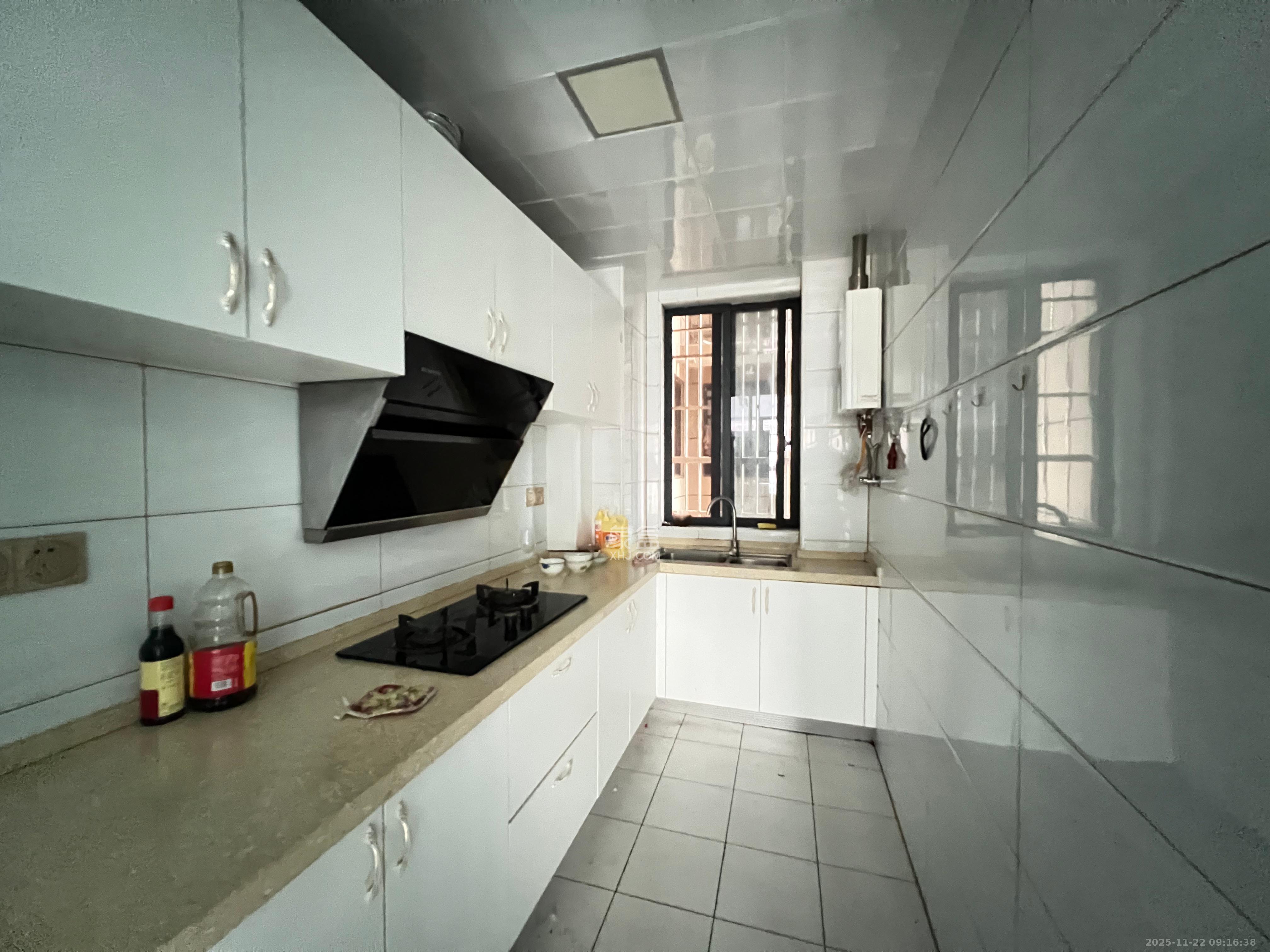 湘腾琴岛  3室2厅2卫    3300.0元/月室内图