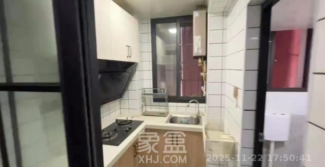 建鸿达现代公寓 2室2厅1卫 2050.0元/月 建鸿达现代公寓 2室2厅1卫 2050.0元/月室内图