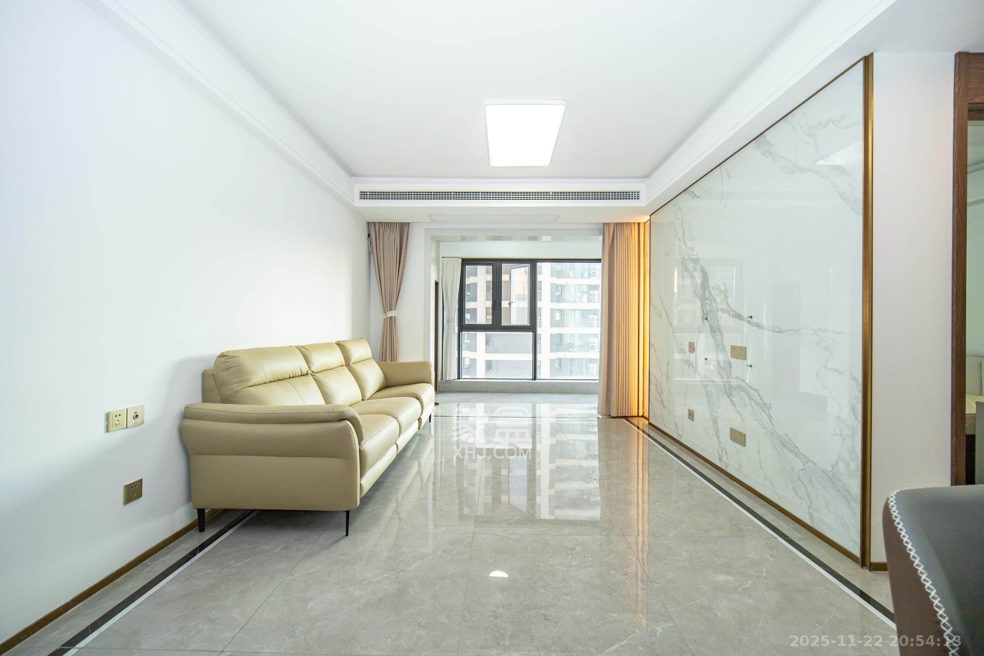 东原麓印长江B区  3室2厅1卫    125.0万