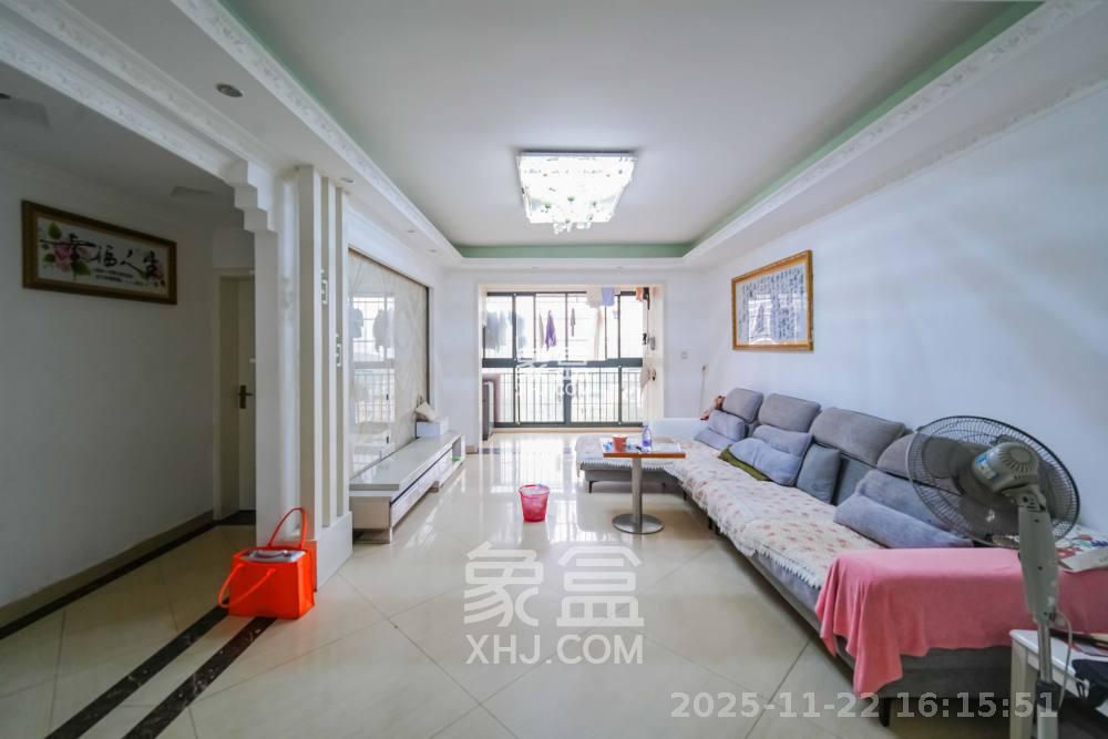 龙吉湾小区（龙瑞尚苑）  3室2厅2卫    2100.0元/月