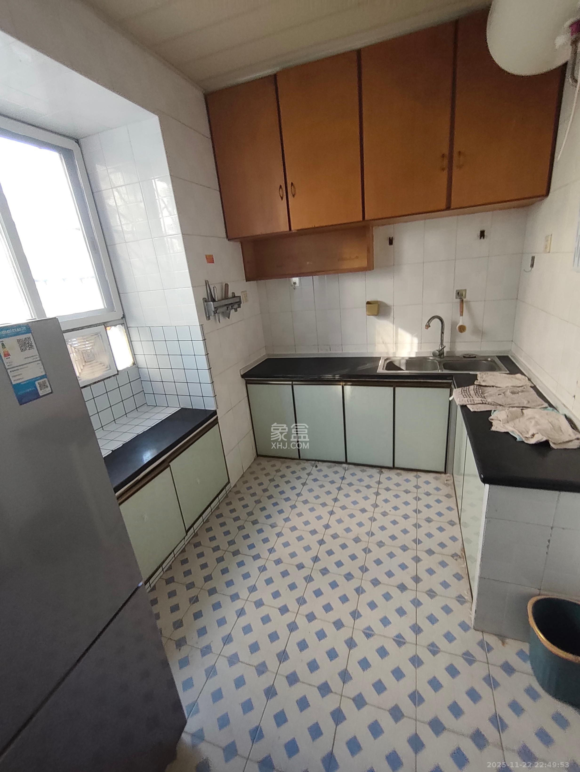 东屯安置小区 3室1厅1卫 2500.0元/月 东屯安置小区 3室1厅1卫 2500.0元/月室内图