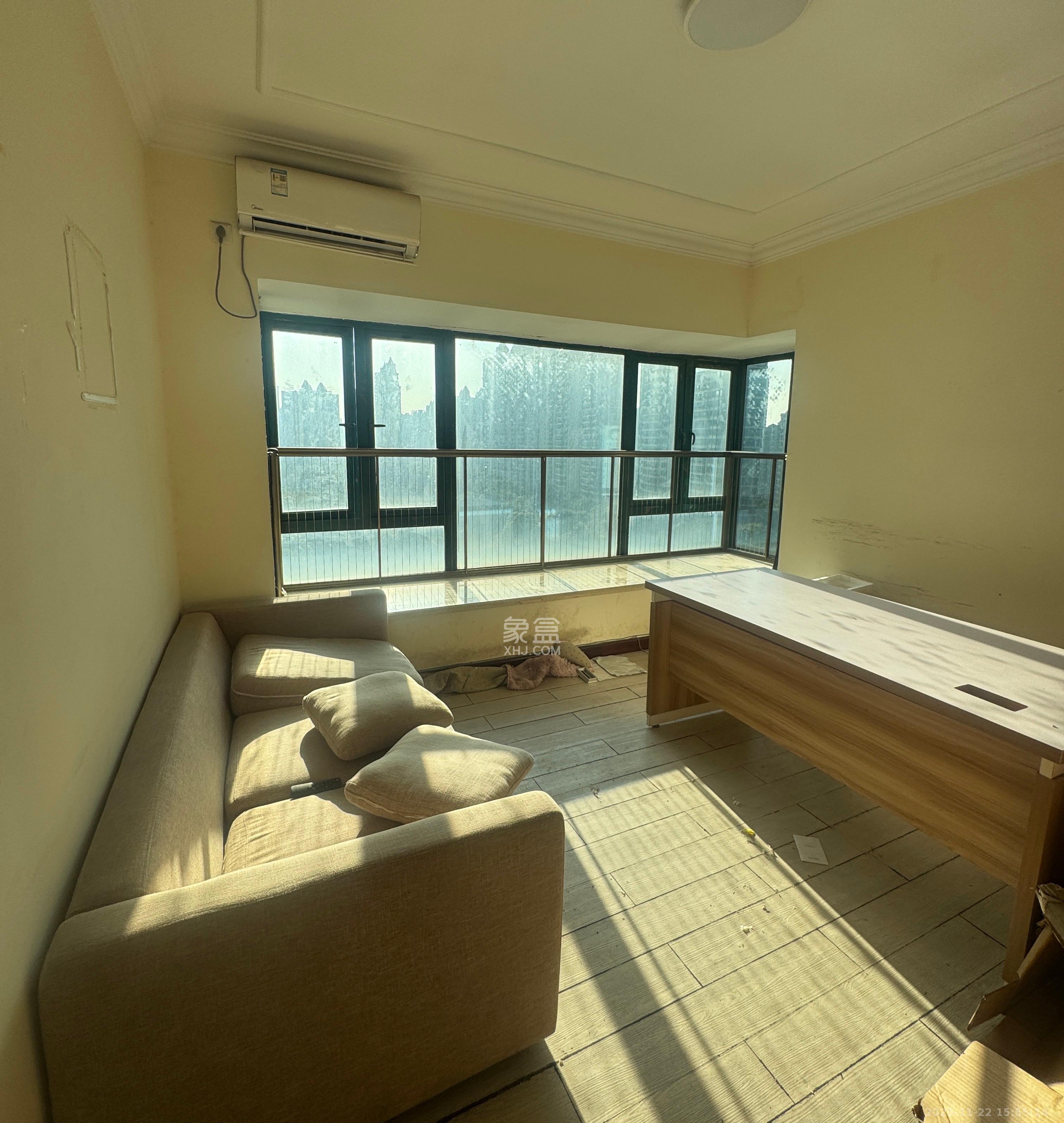 恒大雅苑 3室2厅2卫 2500.0元/月 恒大雅苑 3室2厅2卫 2500.0元/月室内图