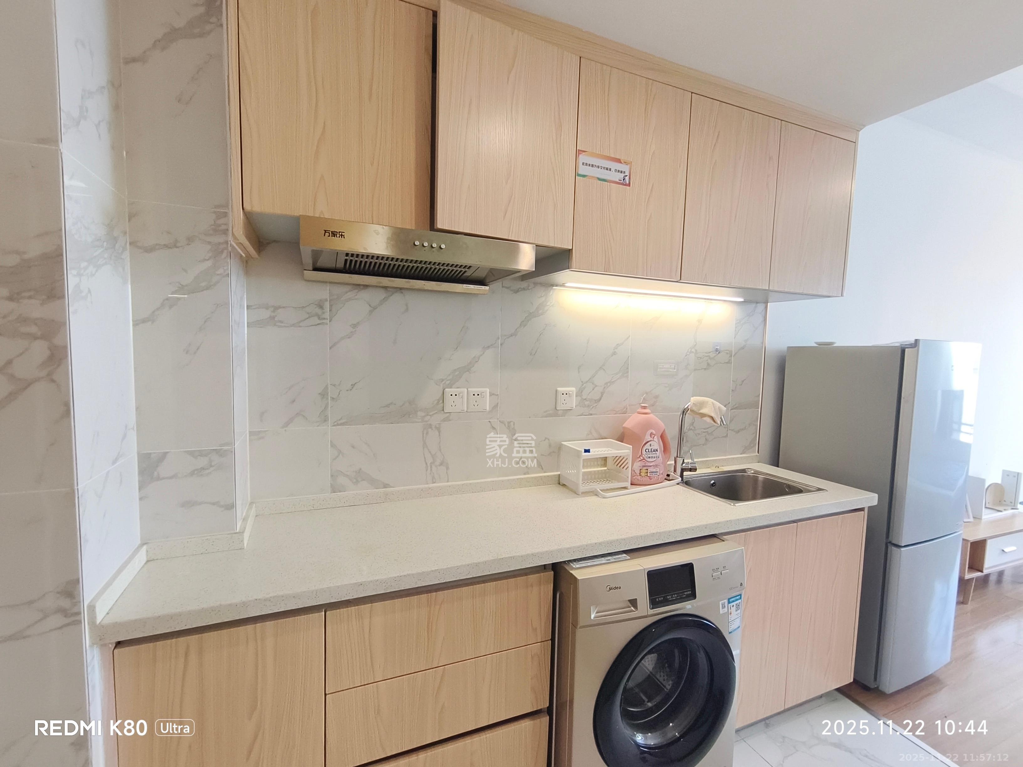 华润翡翠府  1室1厅1卫    1300.0元/月