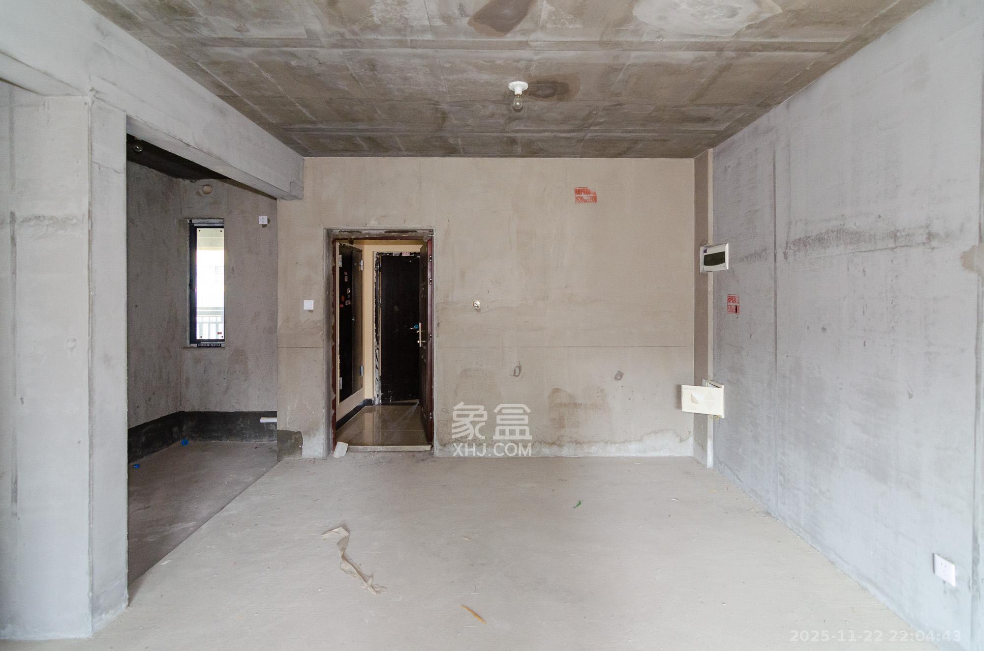 澳海澜庭  3室2厅1卫    58.0万客厅