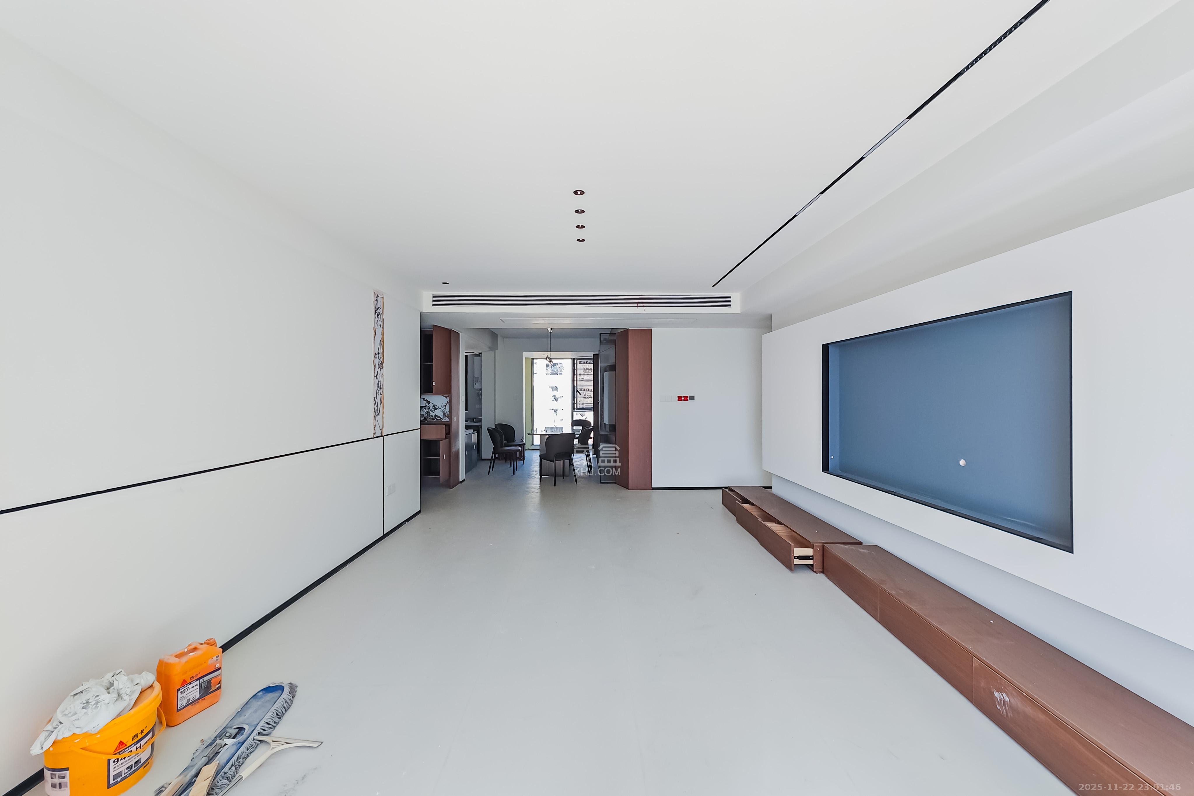 中天星耀城  5室2厅2卫    218.0万客厅