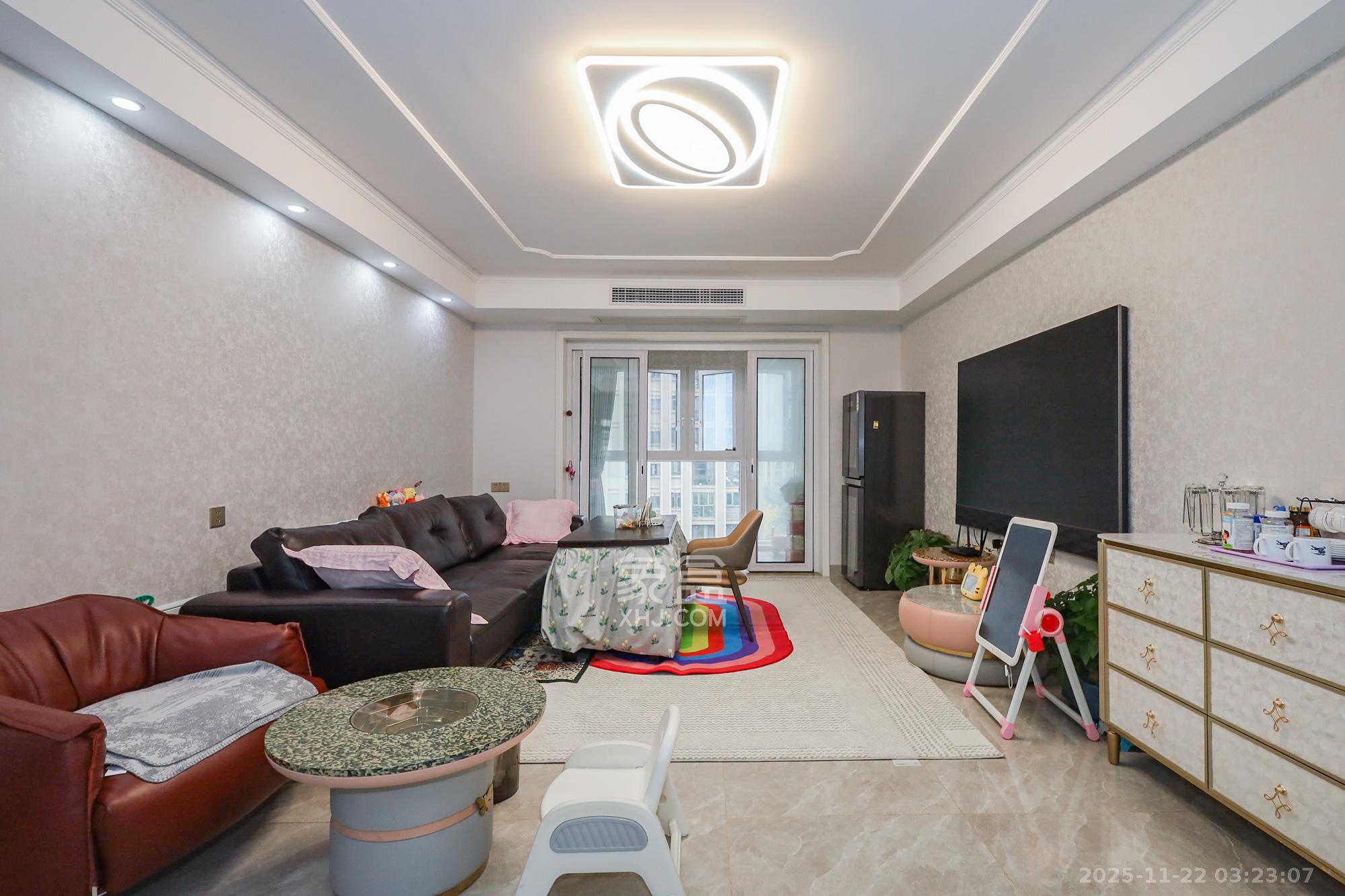 八方小区B区 1室0厅0卫 450.0万 八方小区B区 1室0厅0卫 450.0万客厅