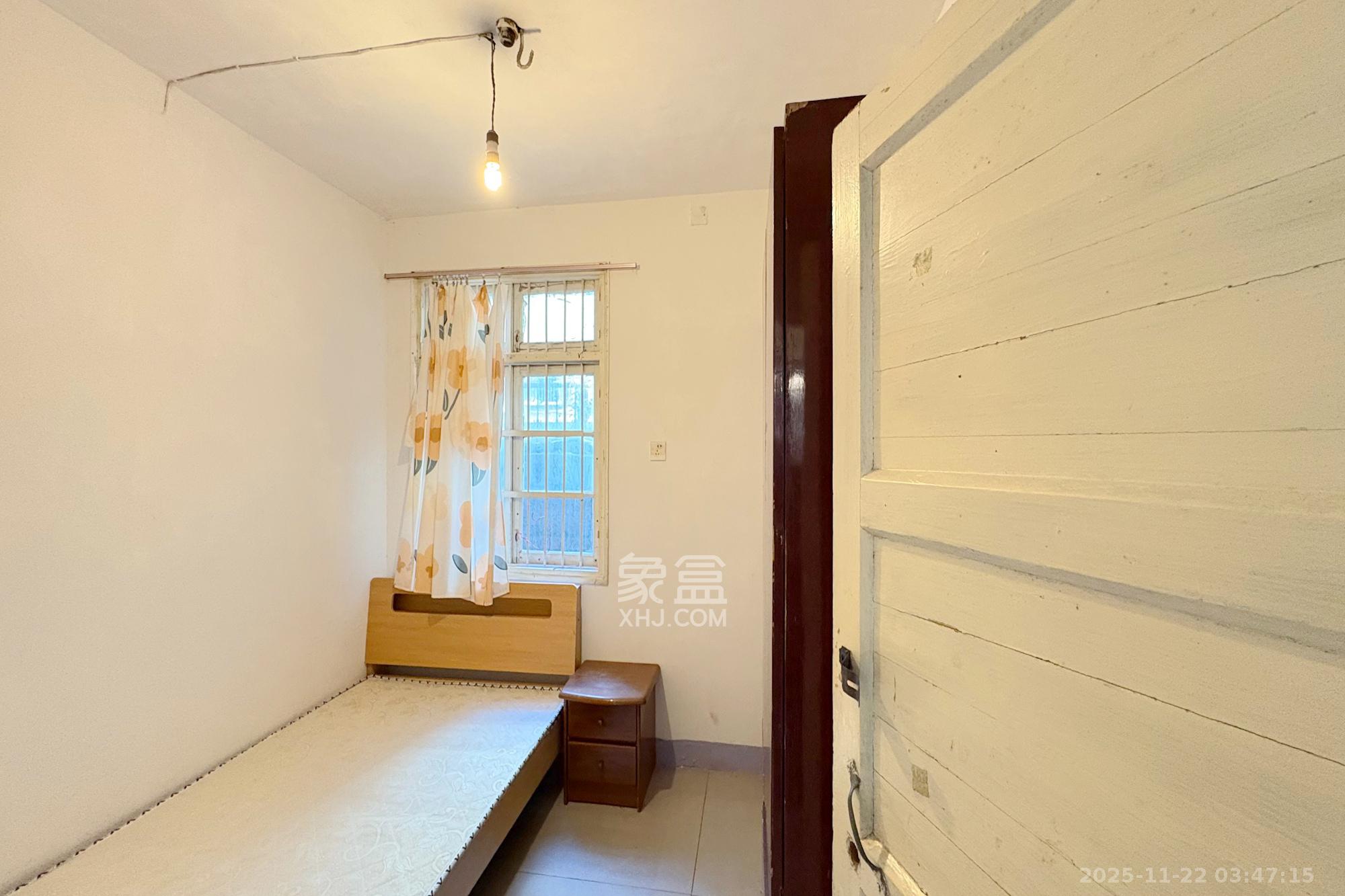 新兴小区（杨家山社区）  2室1厅1卫    33.0万卧室