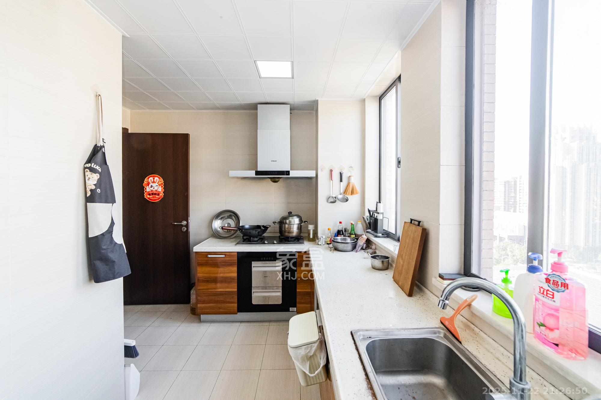 龙湾1号公馆 3室2厅1卫 95.0万 龙湾1号公馆 3室2厅1卫 95.0万厨房