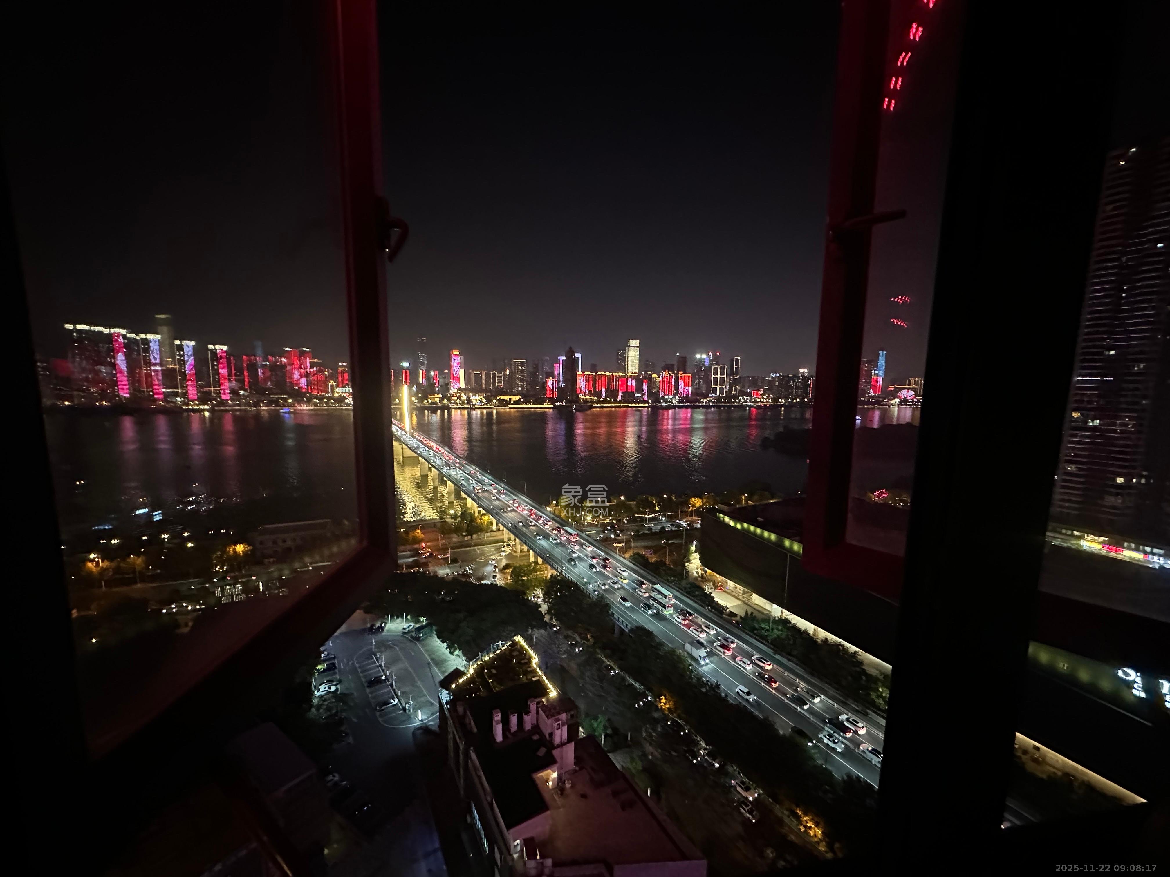 滨江金座 3室2厅2卫 2800.0元/月 滨江金座 3室2厅2卫 2800.0元/月室内图