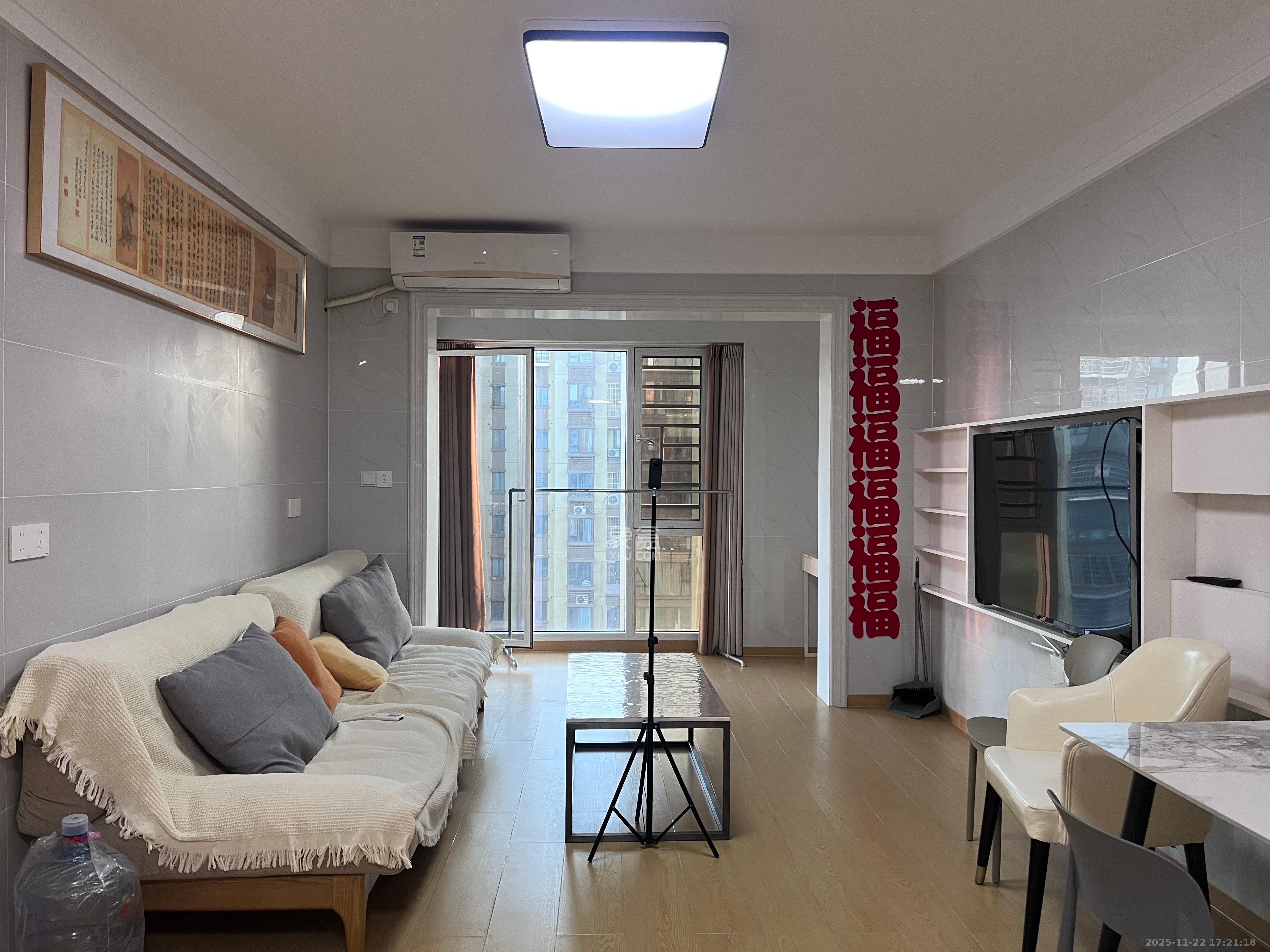 和润园三期  2室2厅1卫    2300.0元/月