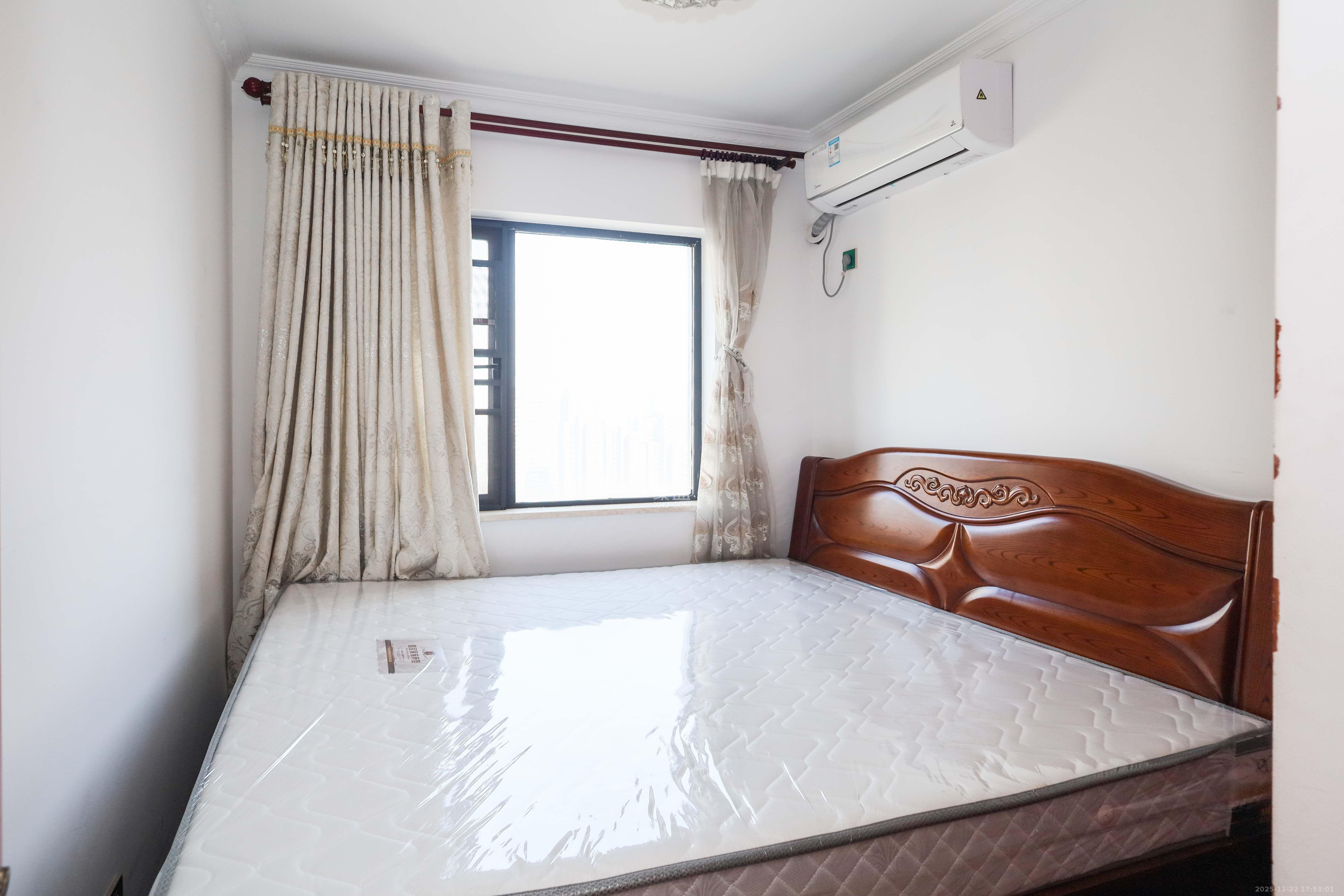 好莱城（弘德西街）  4室2厅1卫    2900.0元/月室内图