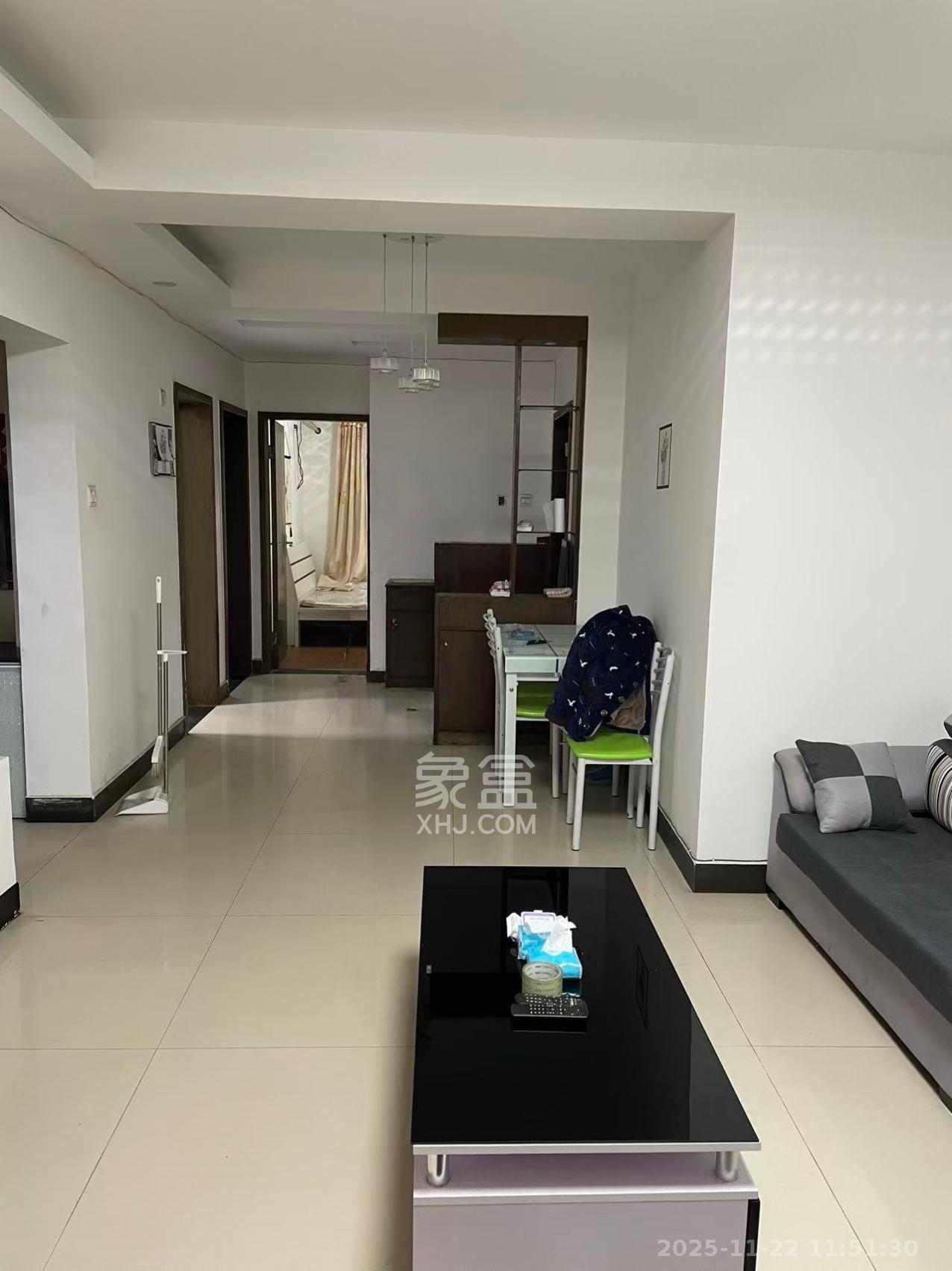 绿洲景芳  3室2厅1卫    2200.0元/月室内图