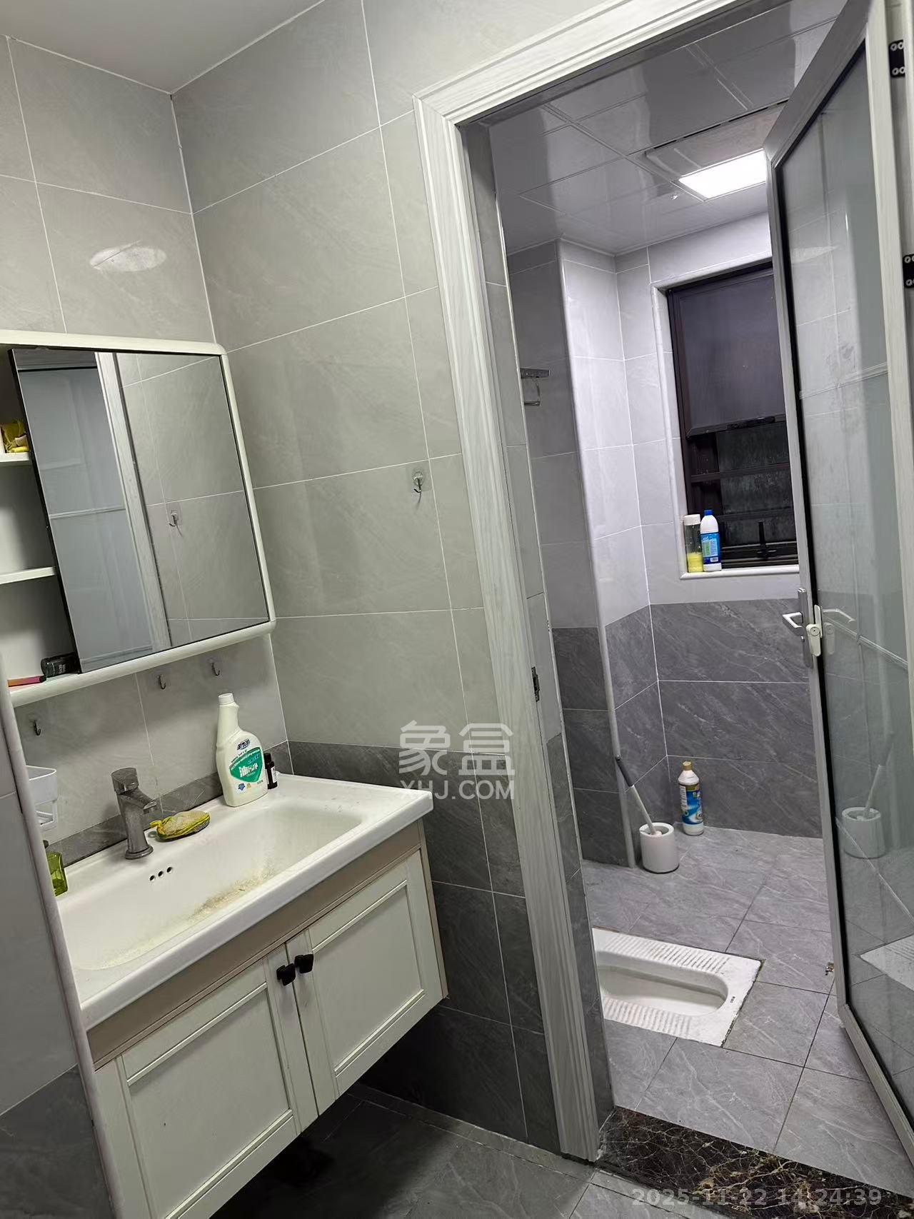 北辰中央公园DF区  3室2厅2卫    2400.0元/月室内图