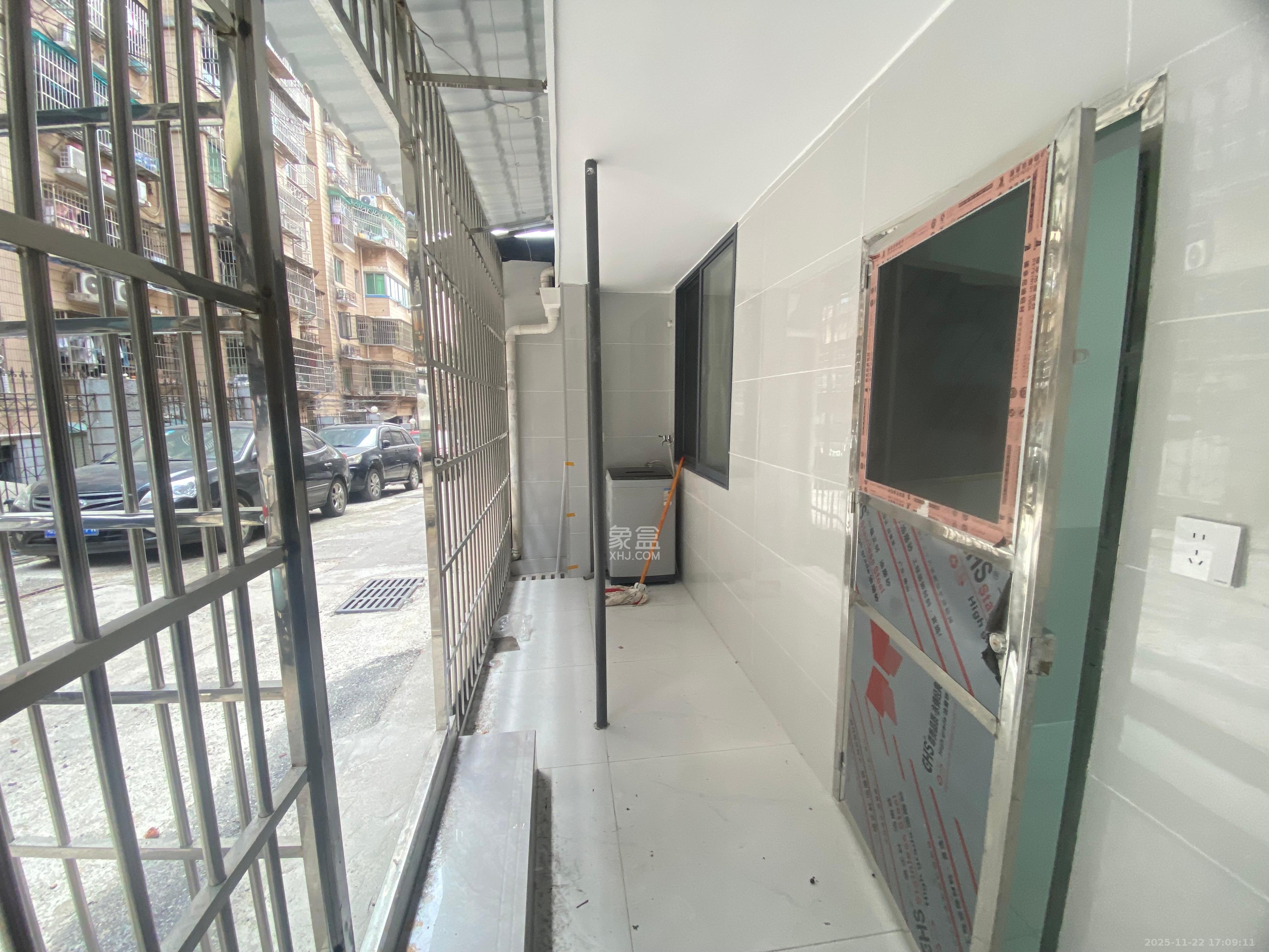 红旗区二片小区建安宿舍 1室1厅1卫 1500.0元/月 红旗区二片小区建安宿舍 1室1厅1卫 1500.0元/月室内图