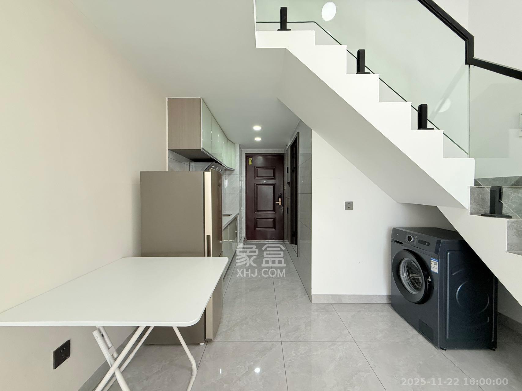 启迪协信中心  1室1厅1卫    2500.0元/月室内图