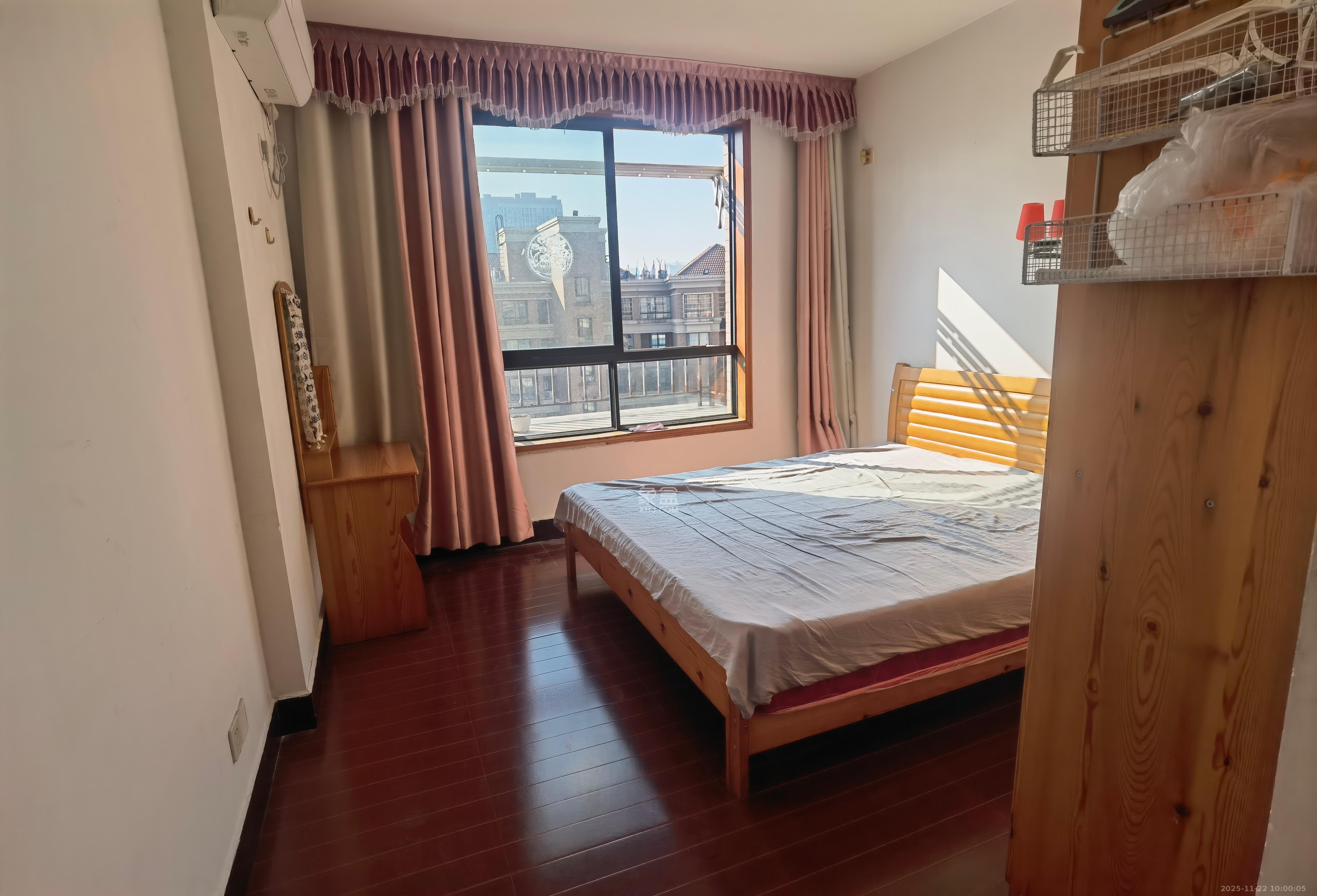 华润凤凰城一期  2室2厅1卫    1600.0元/月室内图