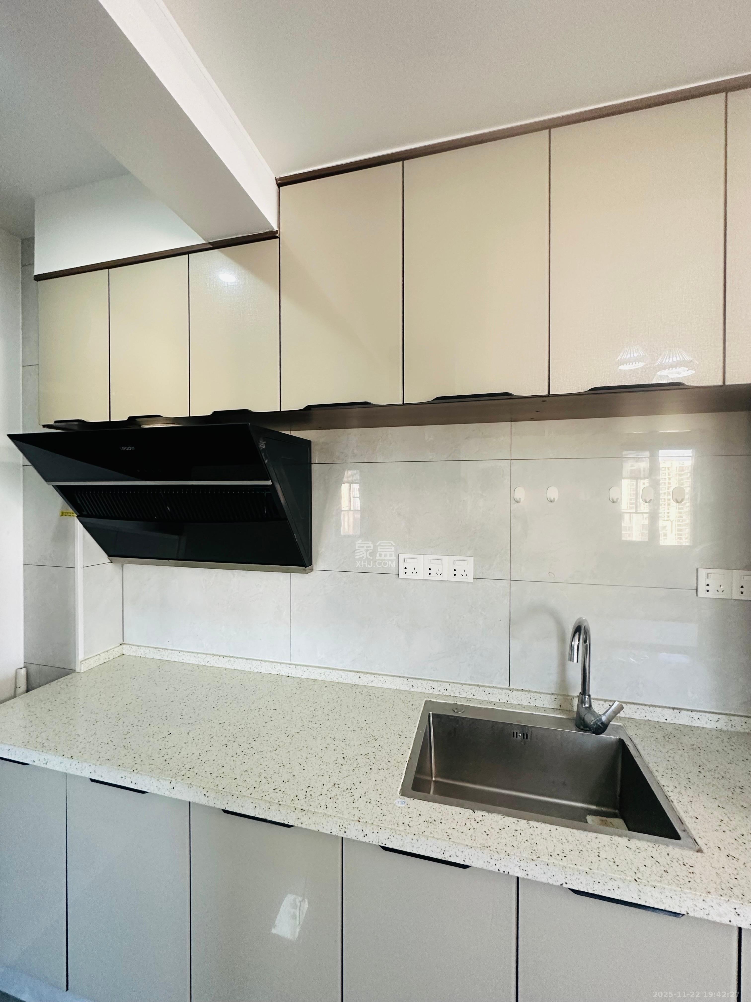 润芳园 1室0厅0卫 1600.0元/月 润芳园 1室0厅0卫 1600.0元/月室内图