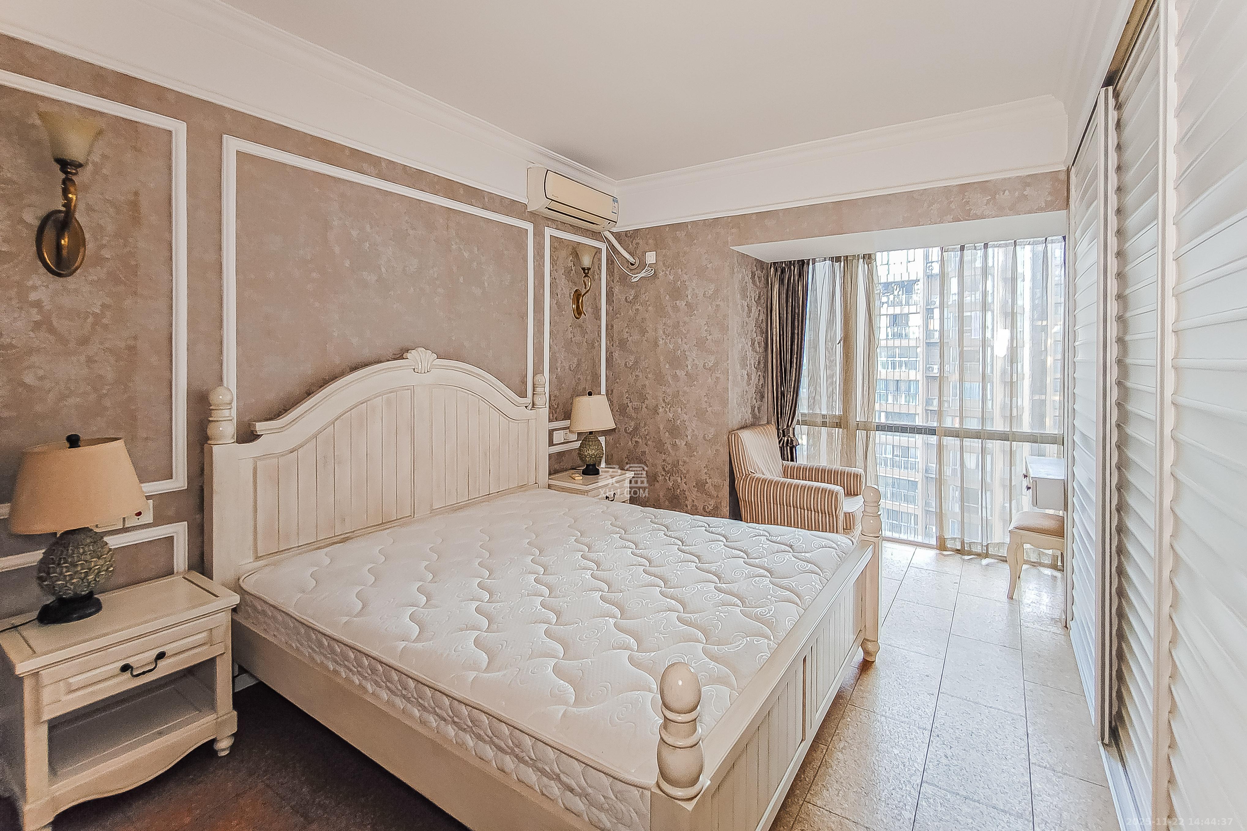 万博汇 3室2厅2卫 230.0万 万博汇 3室2厅2卫 230.0万卧室