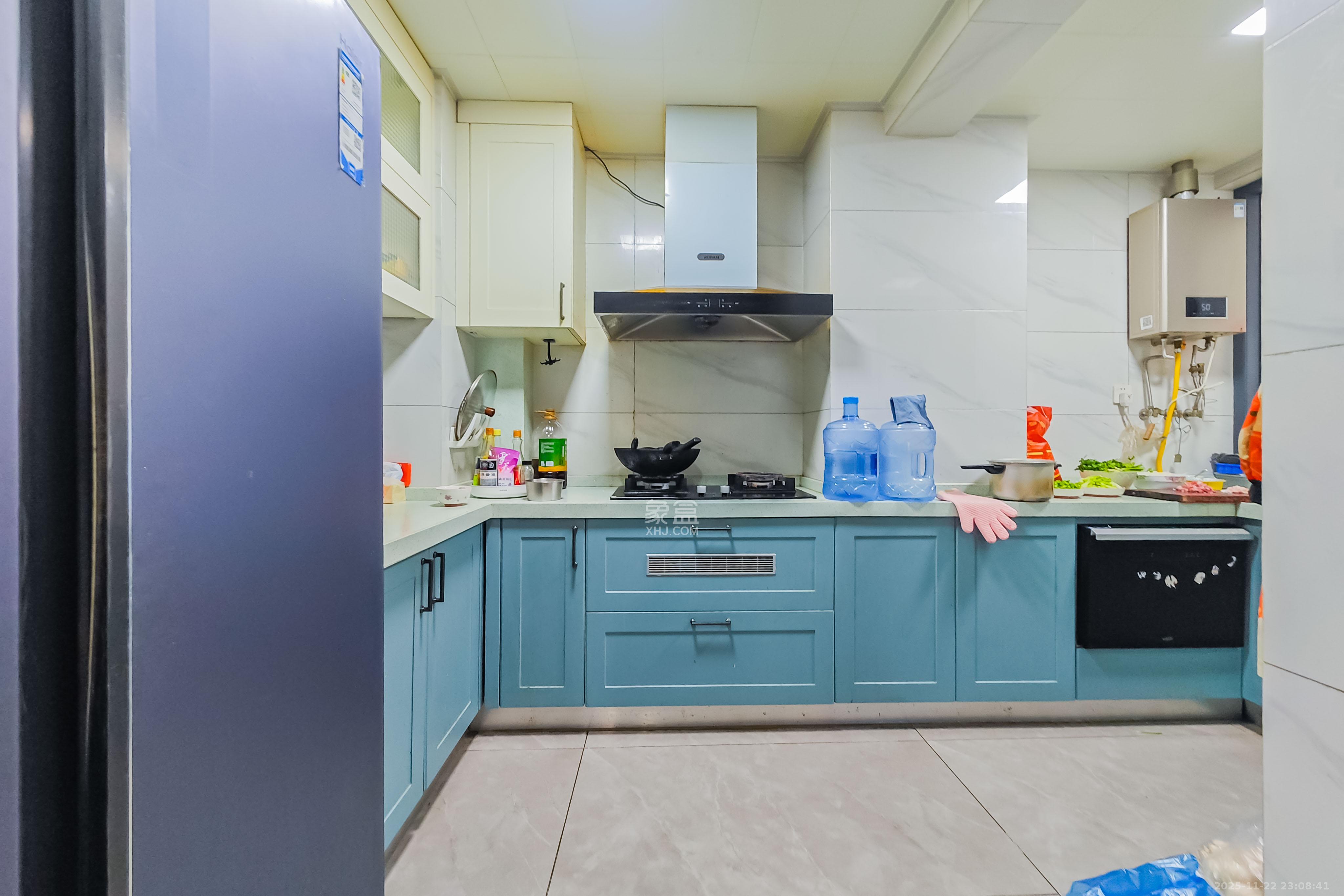 半山壹号 3室2厅2卫 135.0万 半山壹号 3室2厅2卫 135.0万厨房