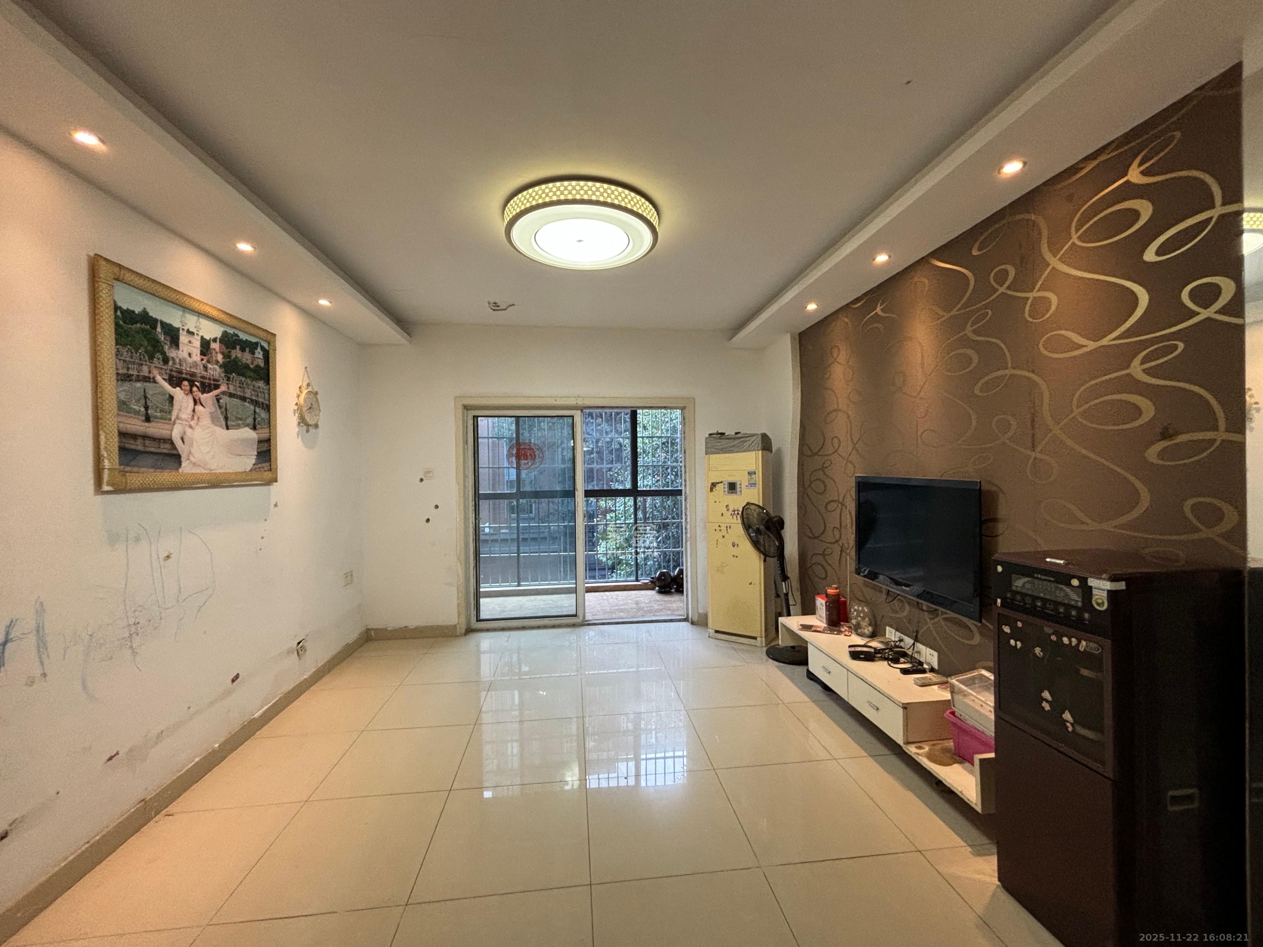 山水湾  3室2厅1卫    1800.0元/月