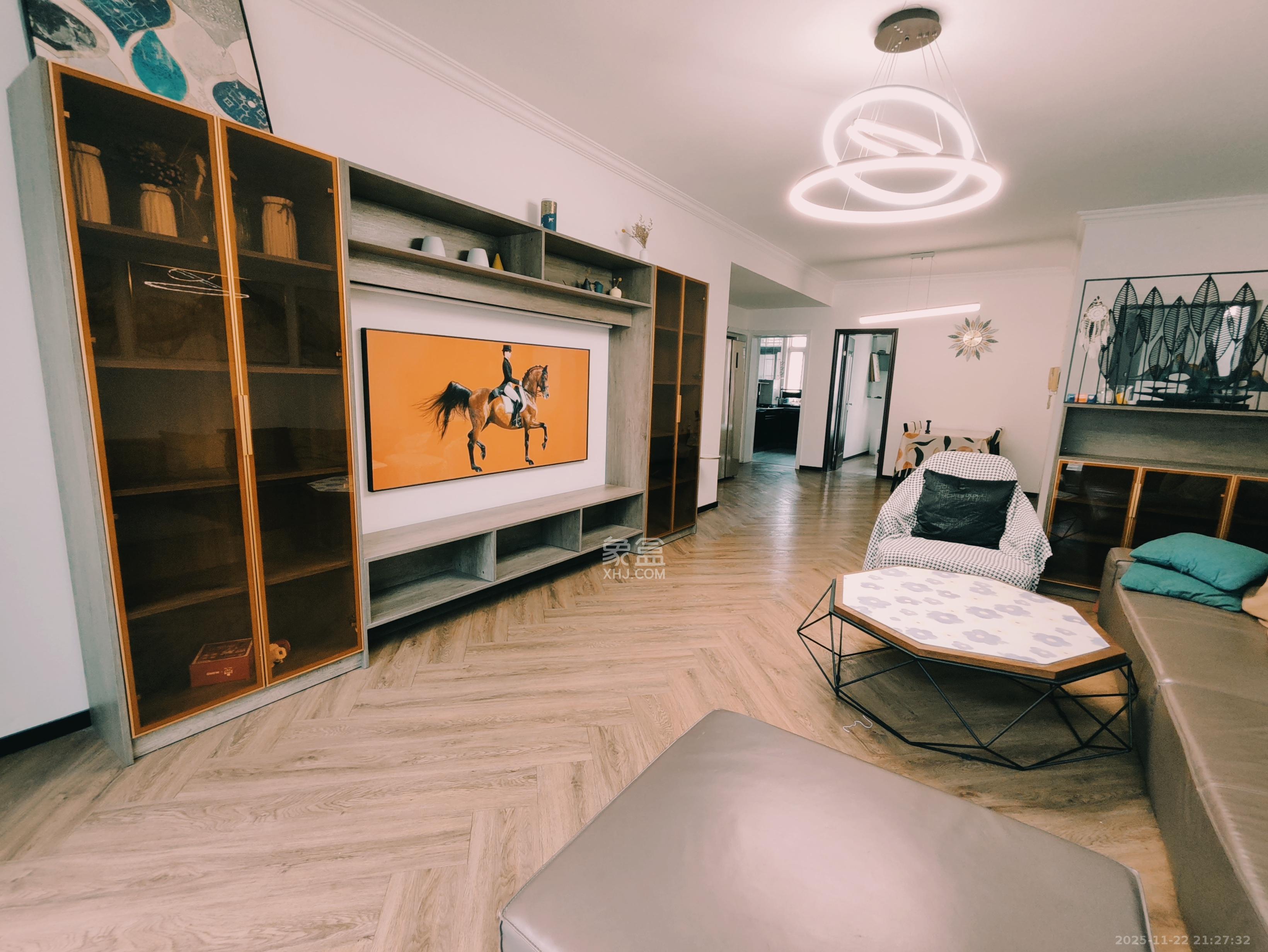 海华嘉园  2室2厅1卫    3000.0元/月室内图