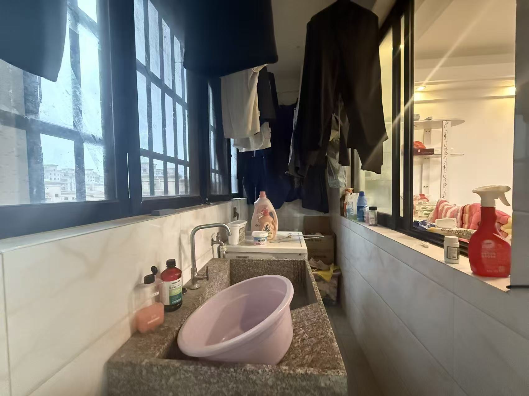 海秀花园  3室2厅2卫    163.0万室内图