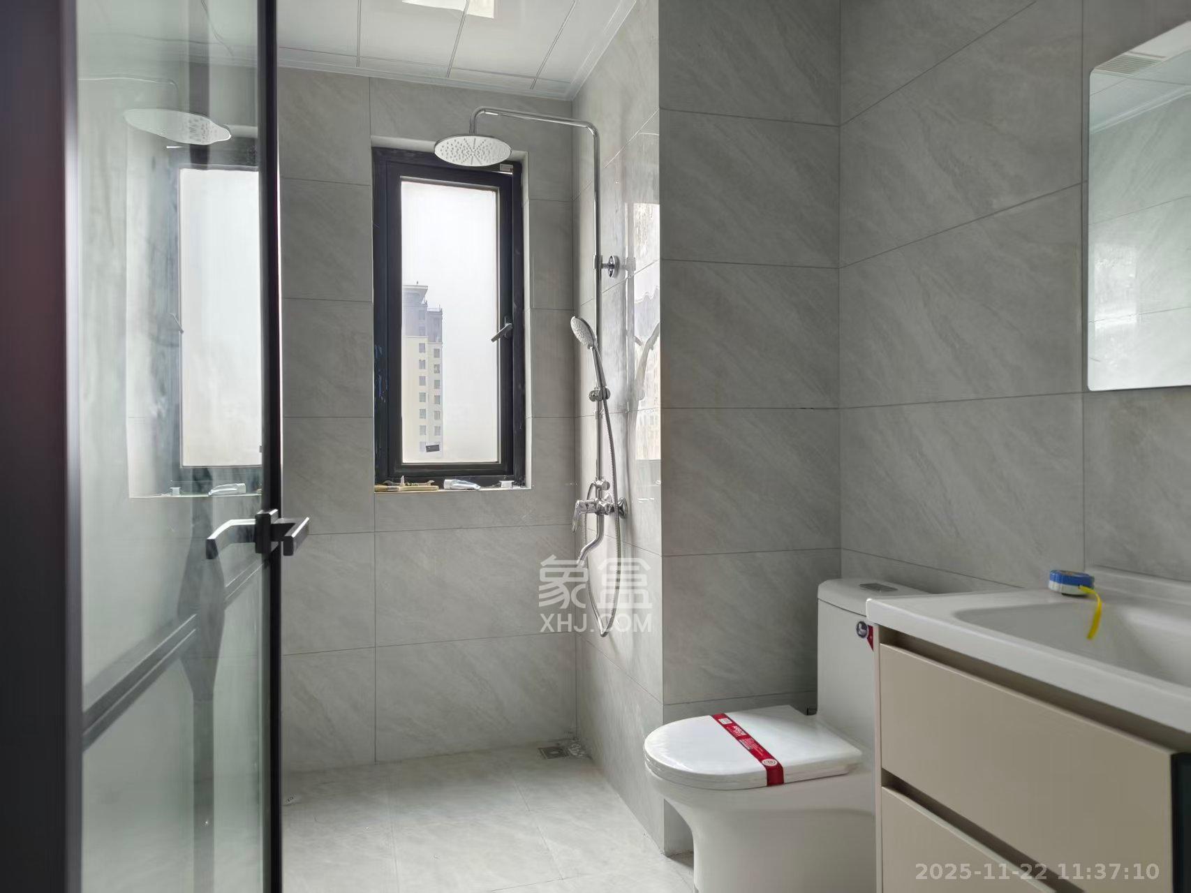 恒大御景天下城二期 3室2厅2卫 2400.0元/月 恒大御景天下城二期 3室2厅2卫 2400.0元/月室内图