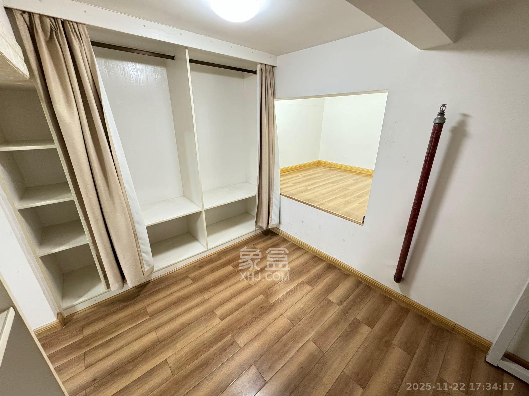 洋湖时代  1室1厅1卫    1300.0元/月室内图