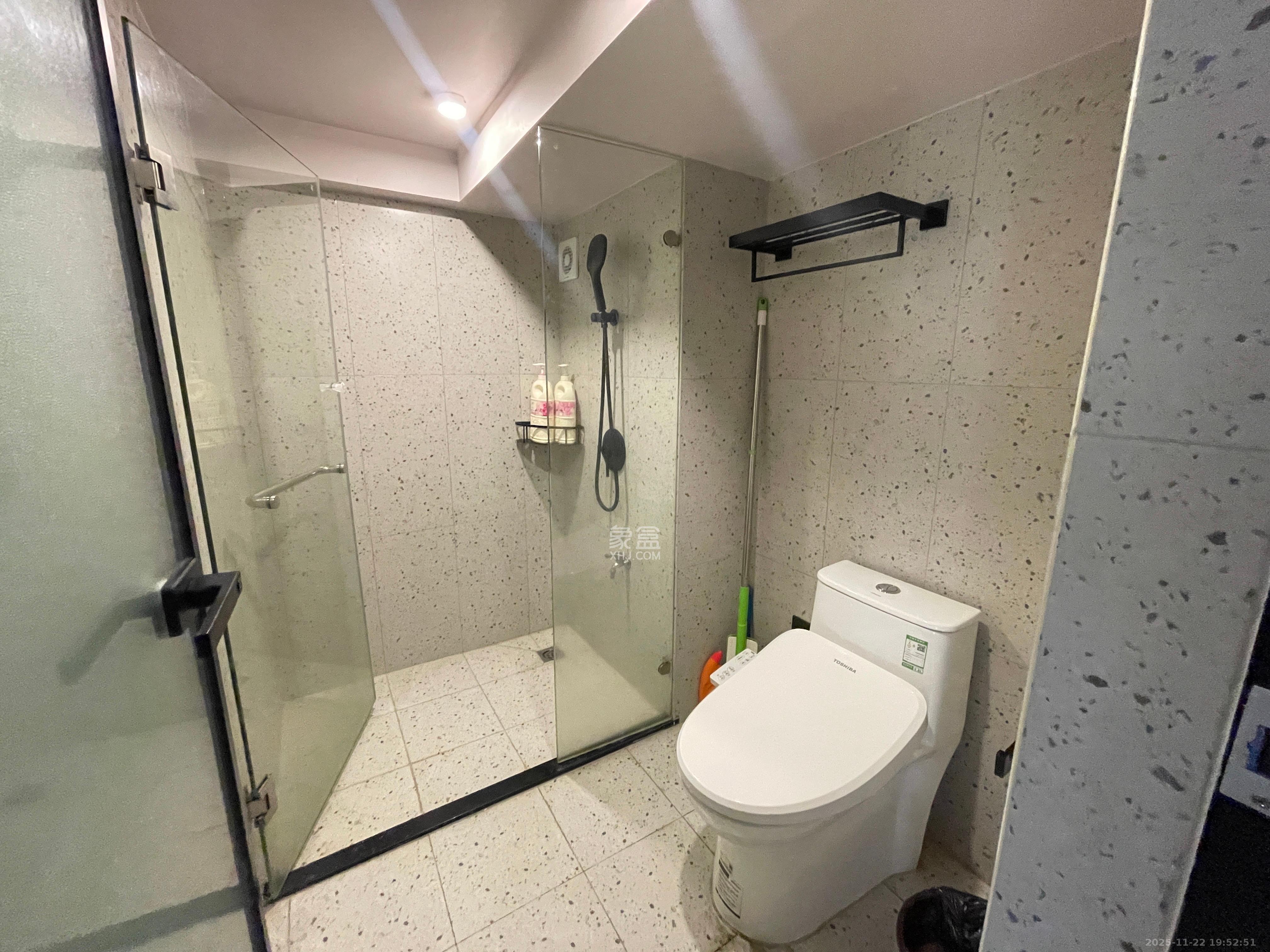 明昇壹城（明昇时代广场）三期  2室1厅2卫    3200.0元/月室内图