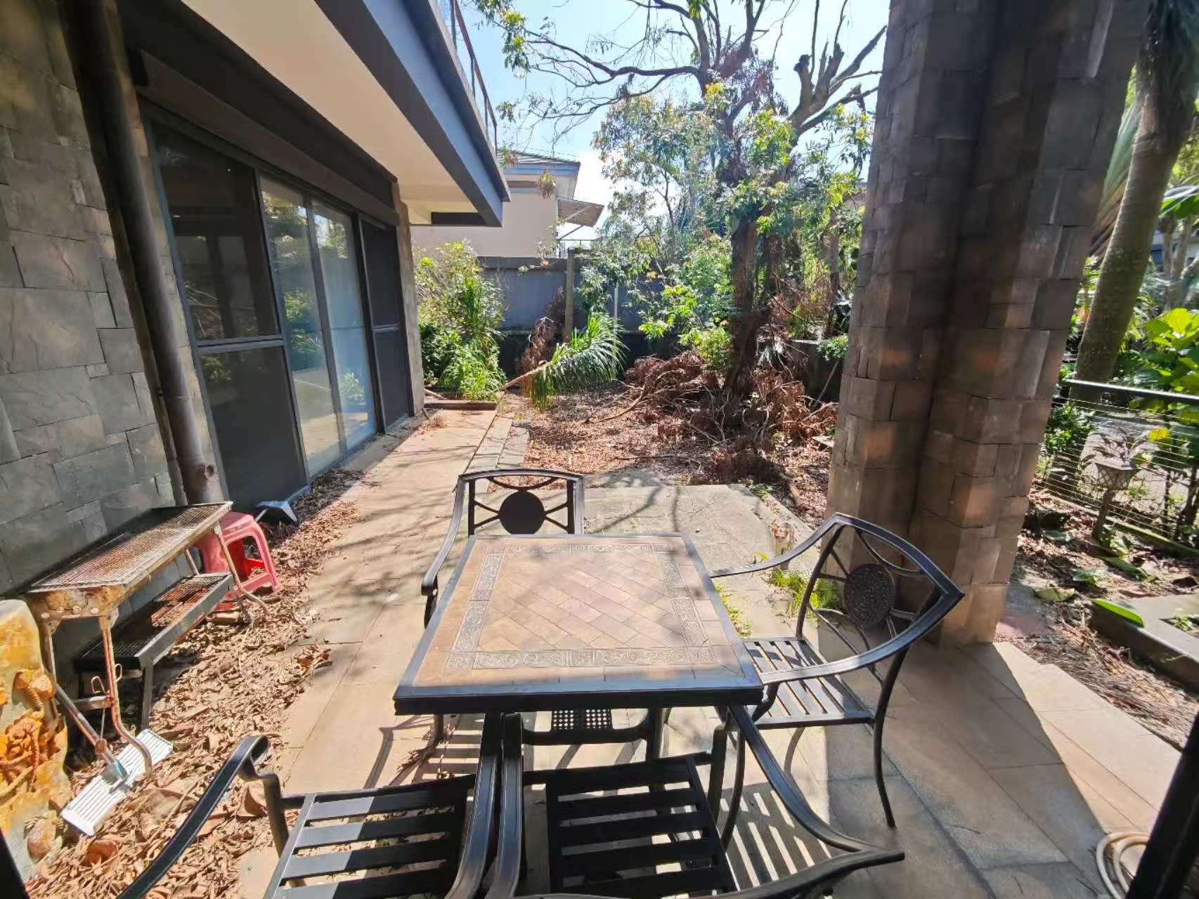 鸿洲江山  5室2厅2卫    15000.0元/月室内图